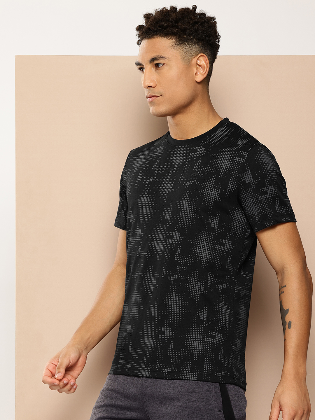 Alcis Black Printed Slim Fit Sports Round Neck T-shirt (2)