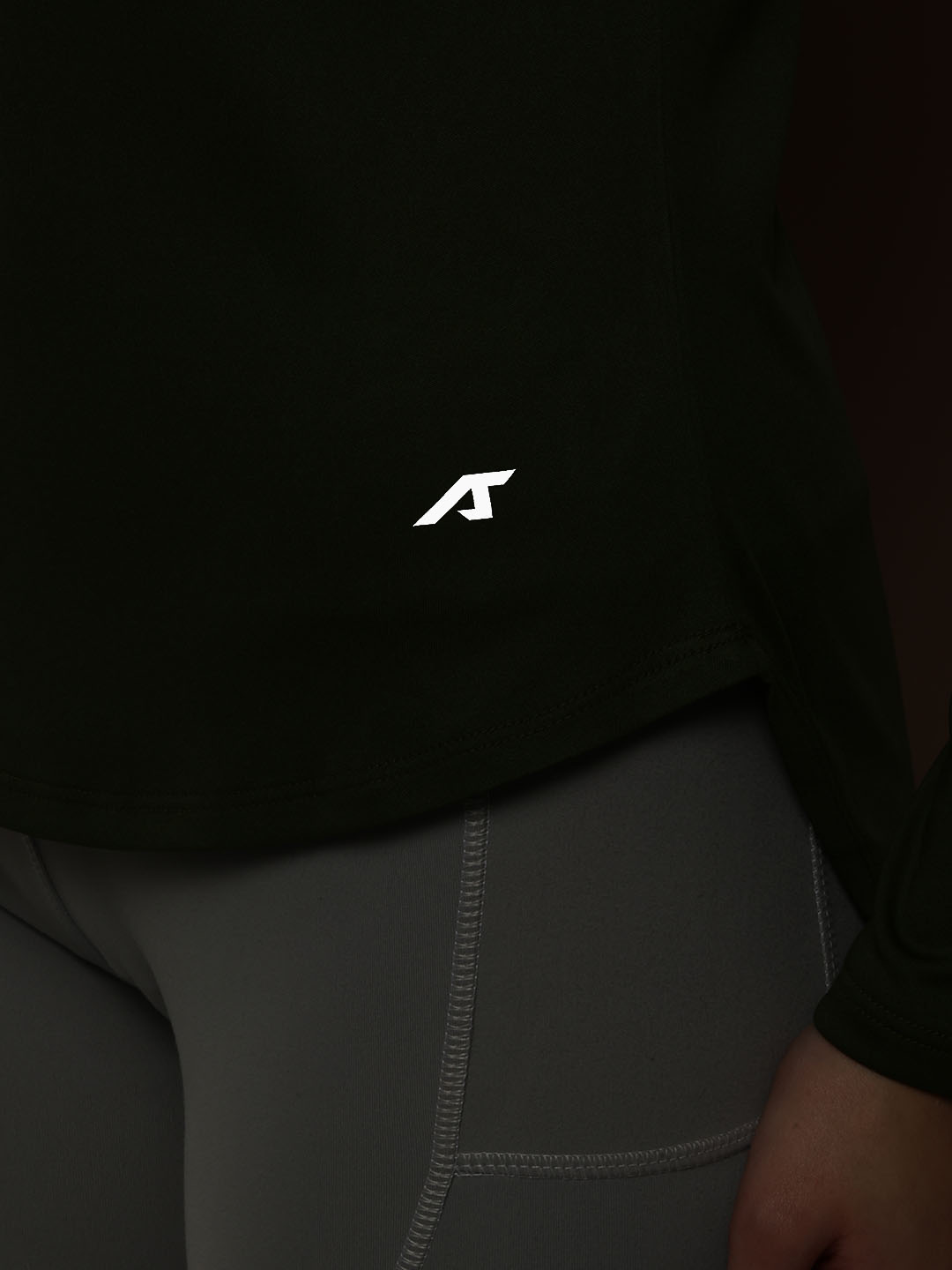 Alcis Brand Logo Detail Drop-Shoulder Sleeves Dry Tech Slim Fit T-shirt (6)
