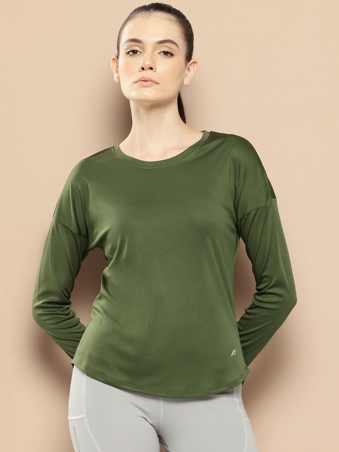 Brand Logo Detail Drop-Shoulder Sleeves Dry Tech Slim Fit T-shirt