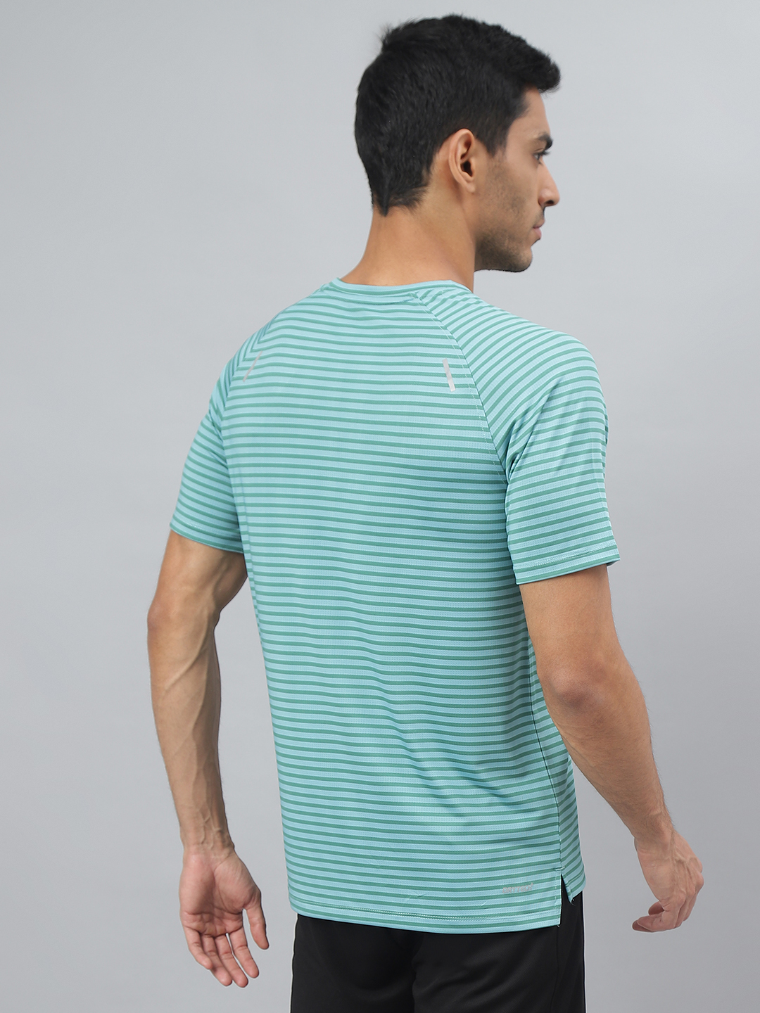 Alcis Drytech+ Anti-Static Slim-Fit Running Round Neck T-shirt (3)