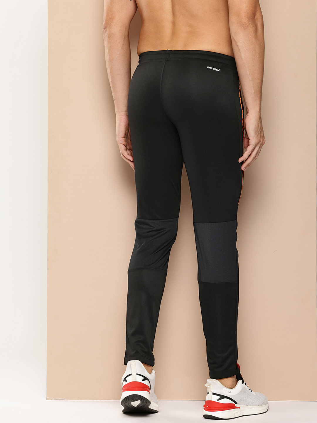 Alcis Men Black Printed Slim Fit Training Gym Track Pants (3)