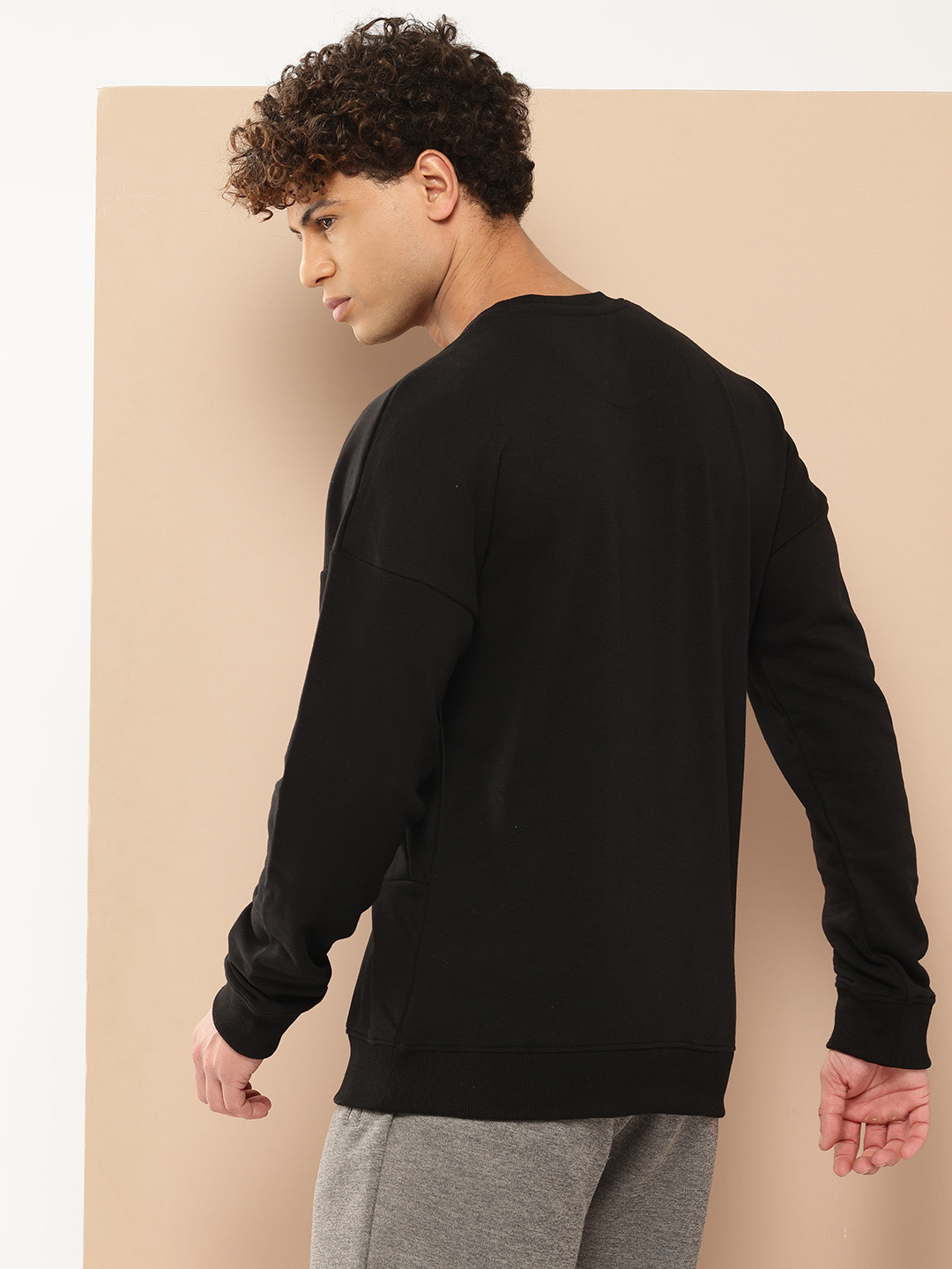 Alcis Men Black Solid Sweatshirt (3)