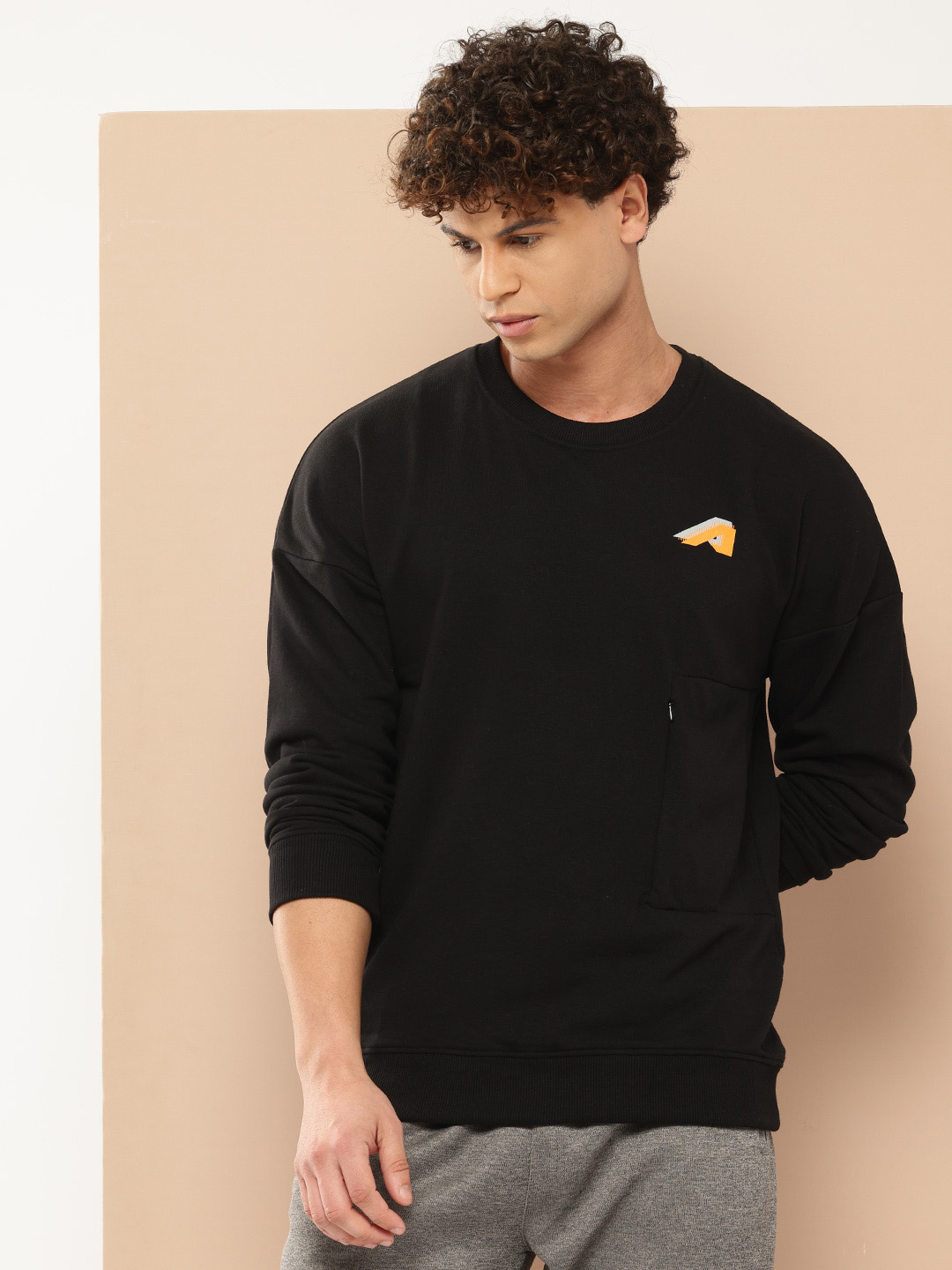 Men Black Solid Sweatshirt
