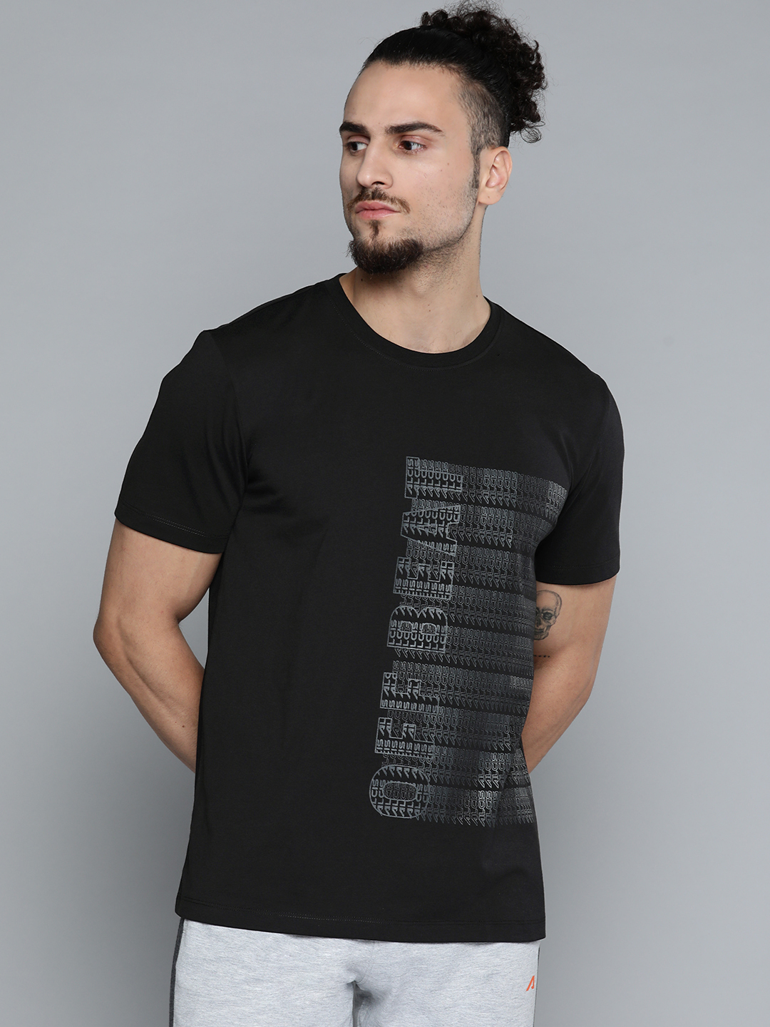 Men Black & White Typography Printed Slim Fit Training or Gym T-shirt