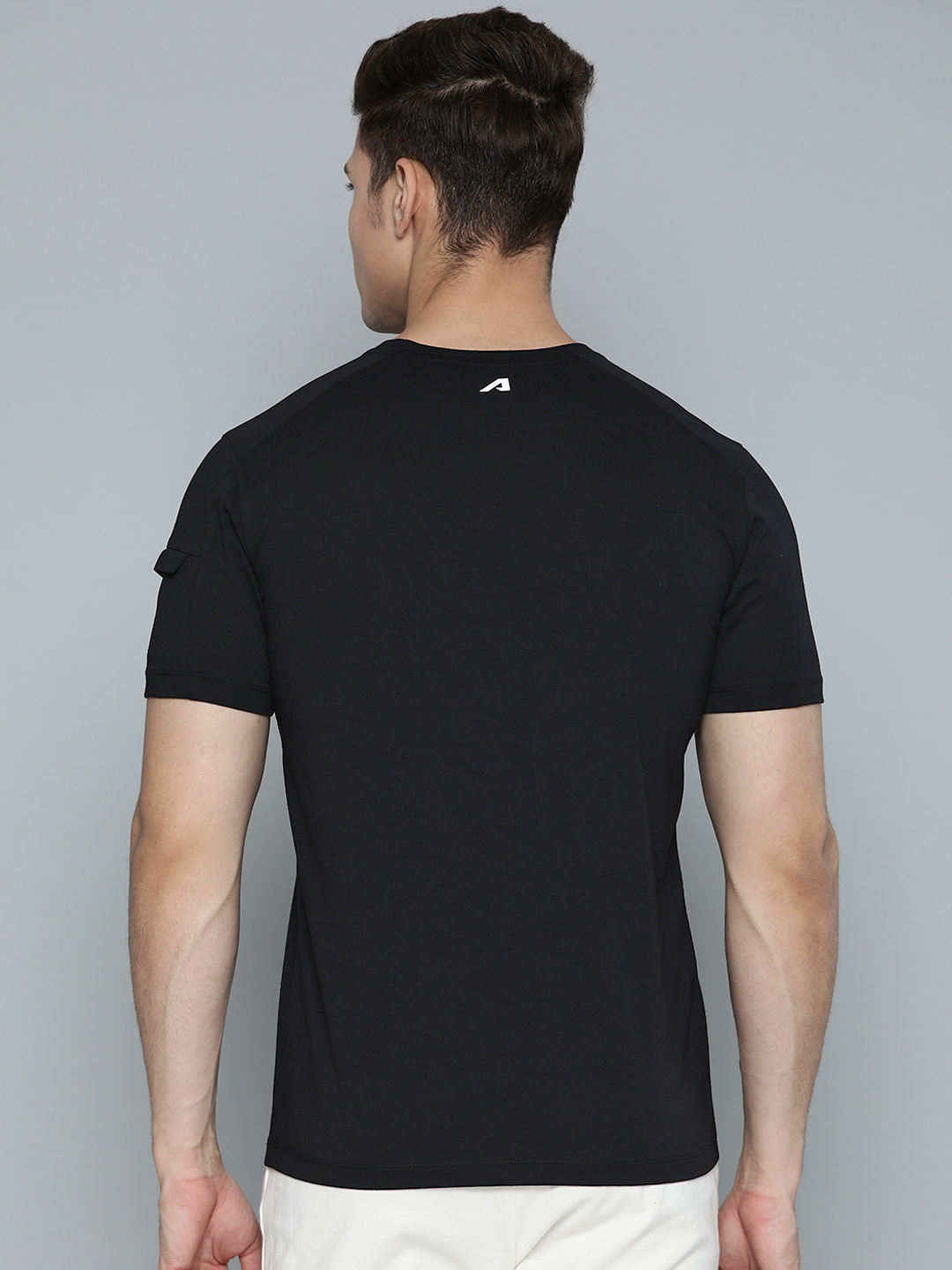 Alcis Men Black & White Typography Printed T-shirt (3)