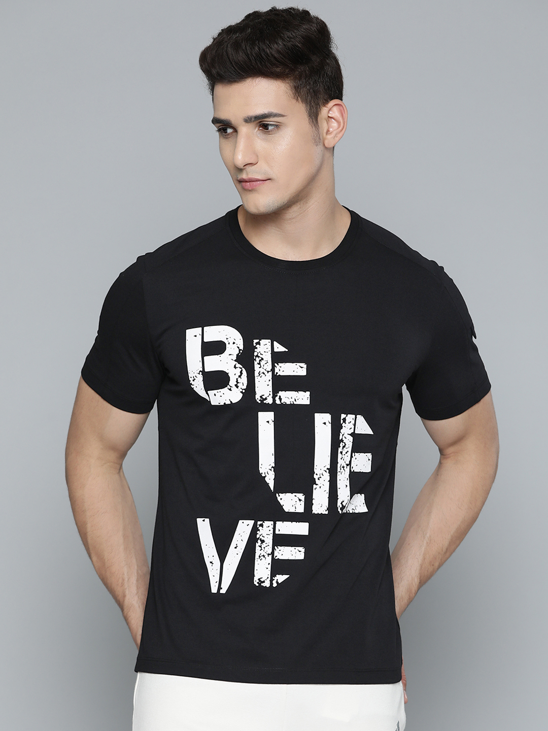 Alcis Men Black & White Typography Printed T-shirt