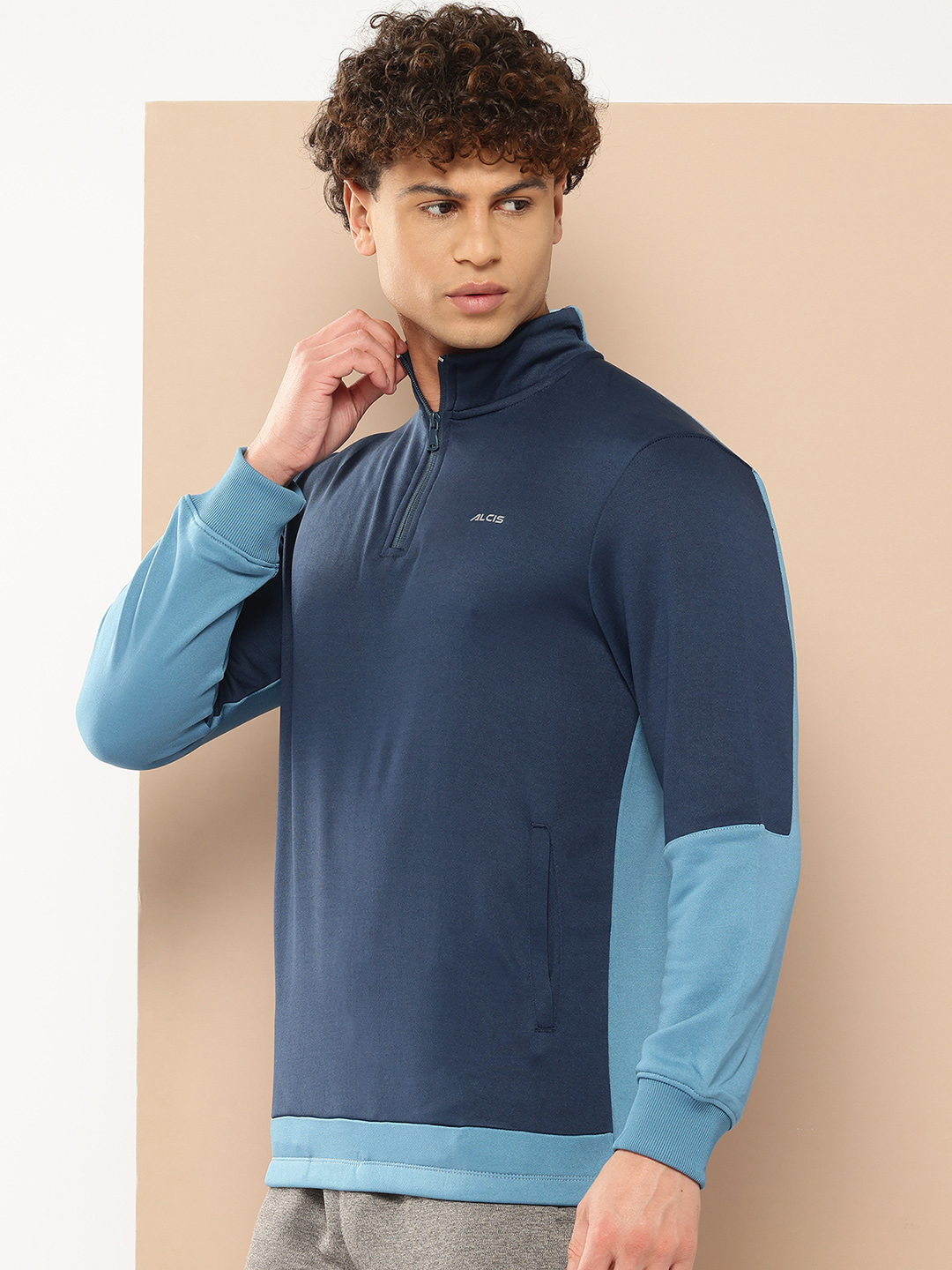 Alcis Men Blue Solid Sweatshirt (2)