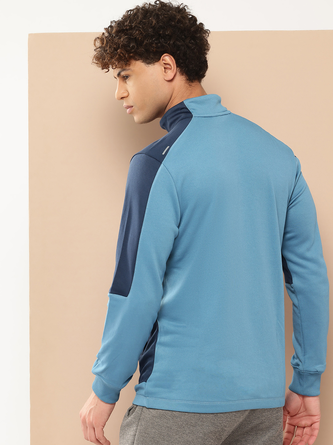 Alcis Men Blue Solid Sweatshirt (3)