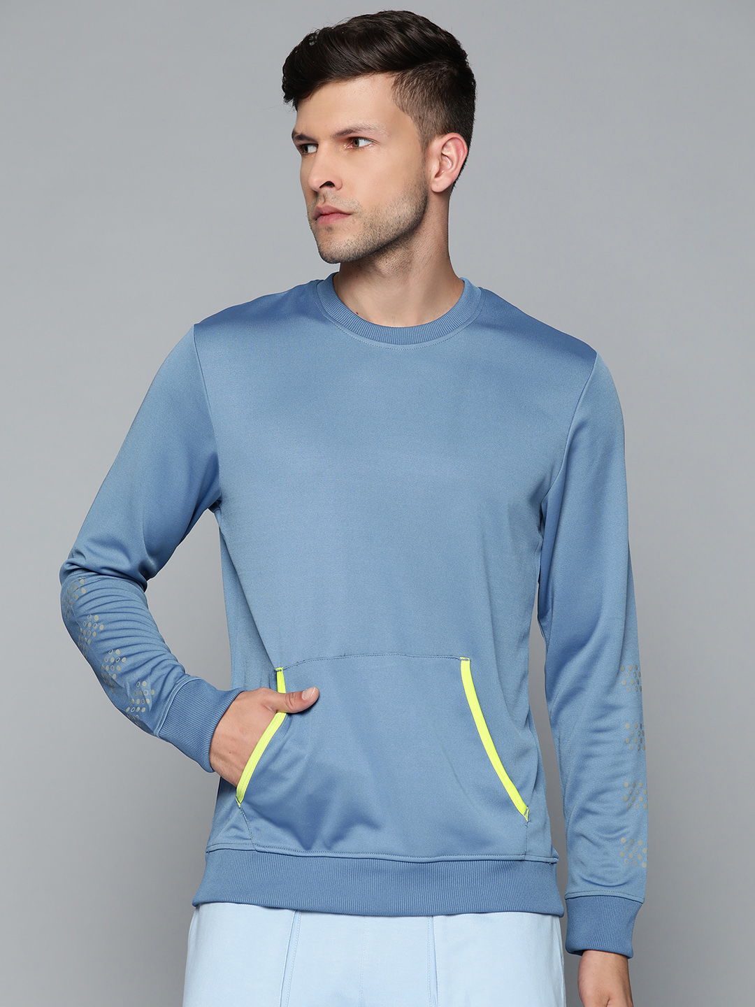 Men Blue Solid Sweatshirt