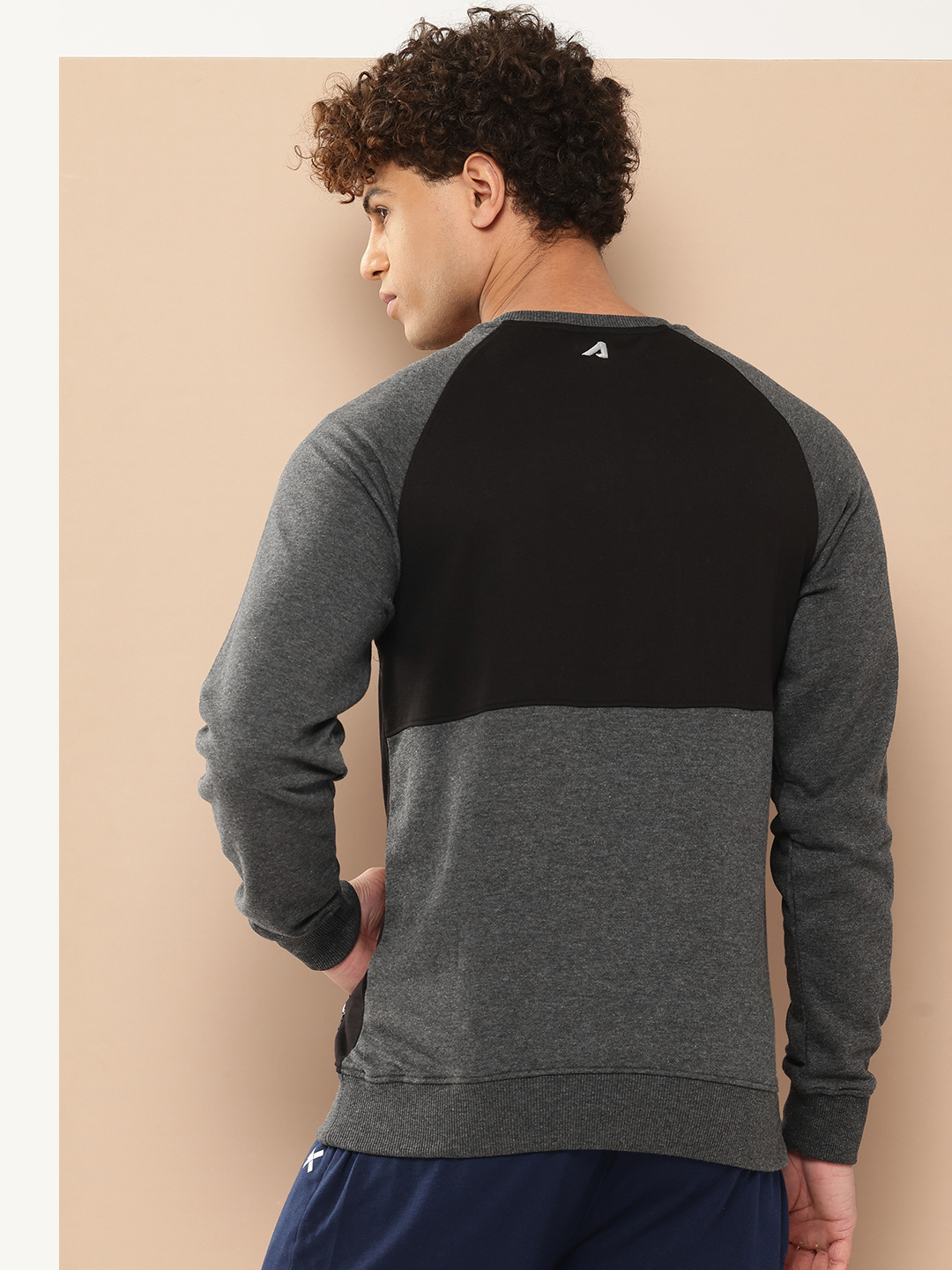 Alcis Men Charcoal Grey Solid Sweatshirt (3)