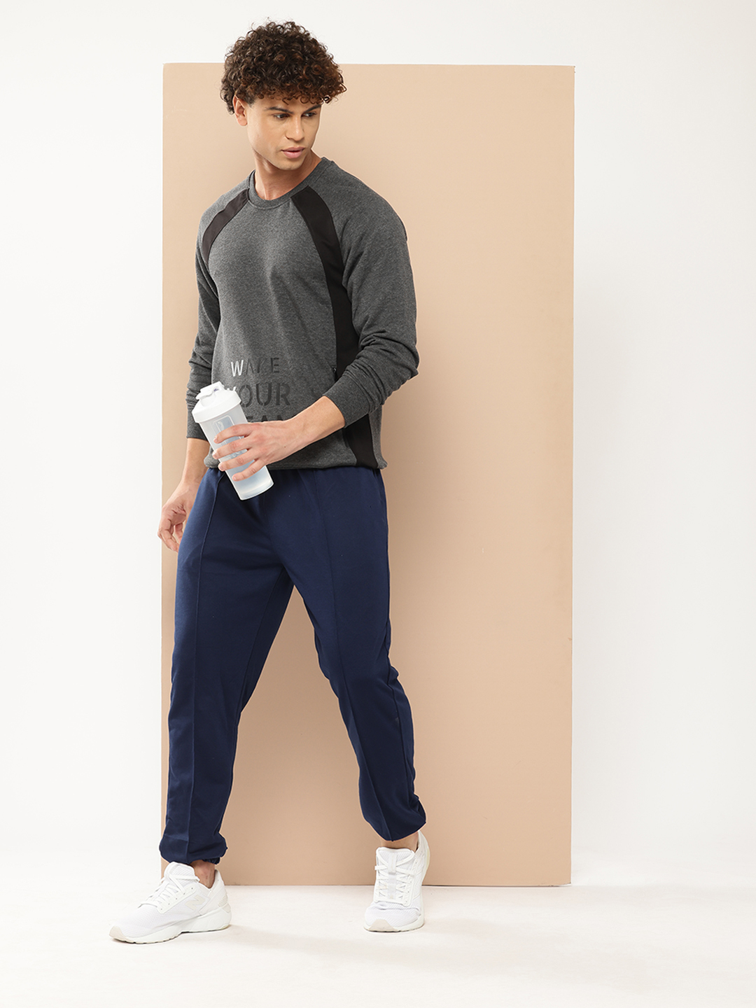 Alcis Men Charcoal Grey Solid Sweatshirt (4)