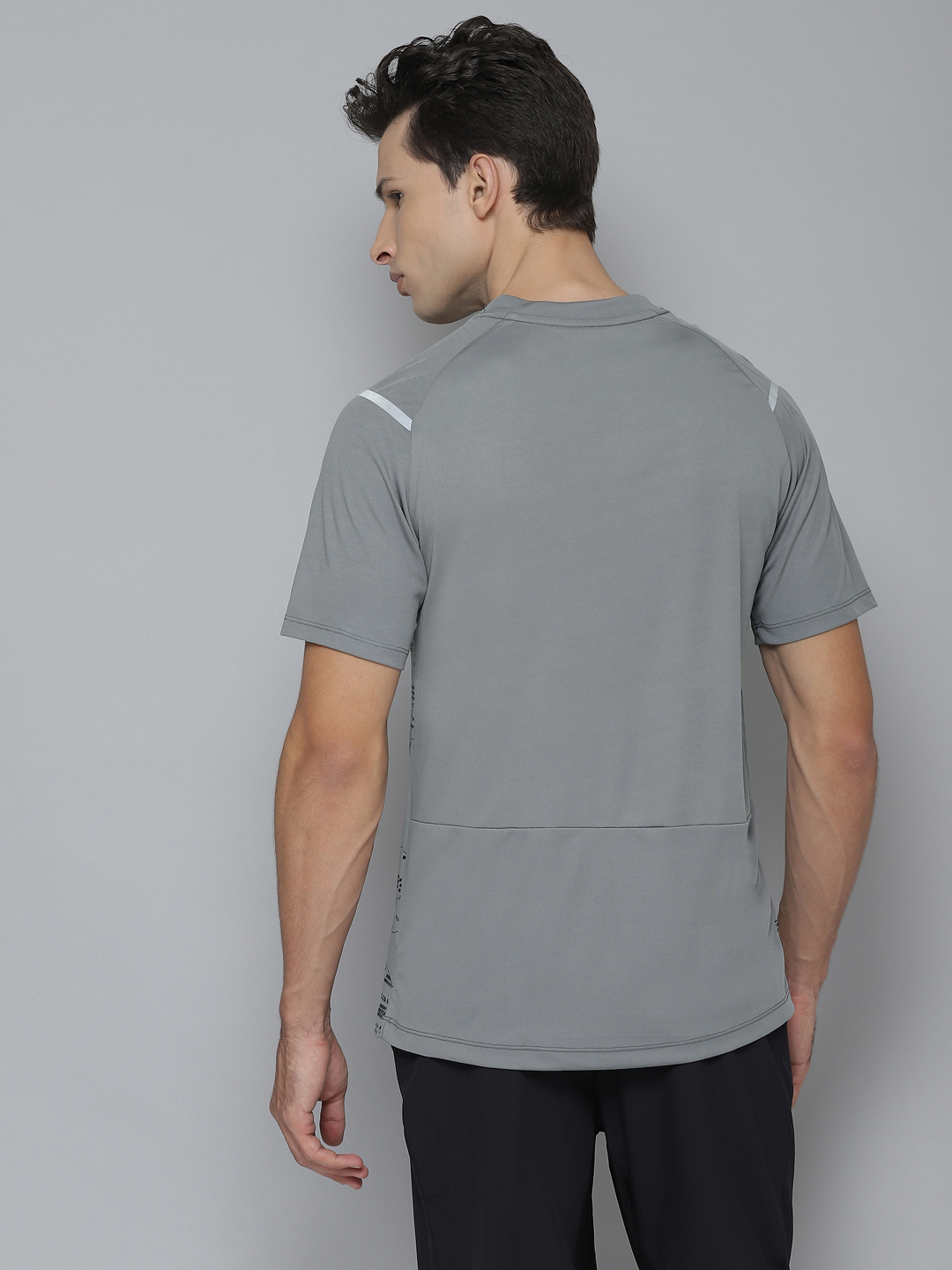 Alcis Men Grey & Black Printed Round Neck Sports T-shirt (3)