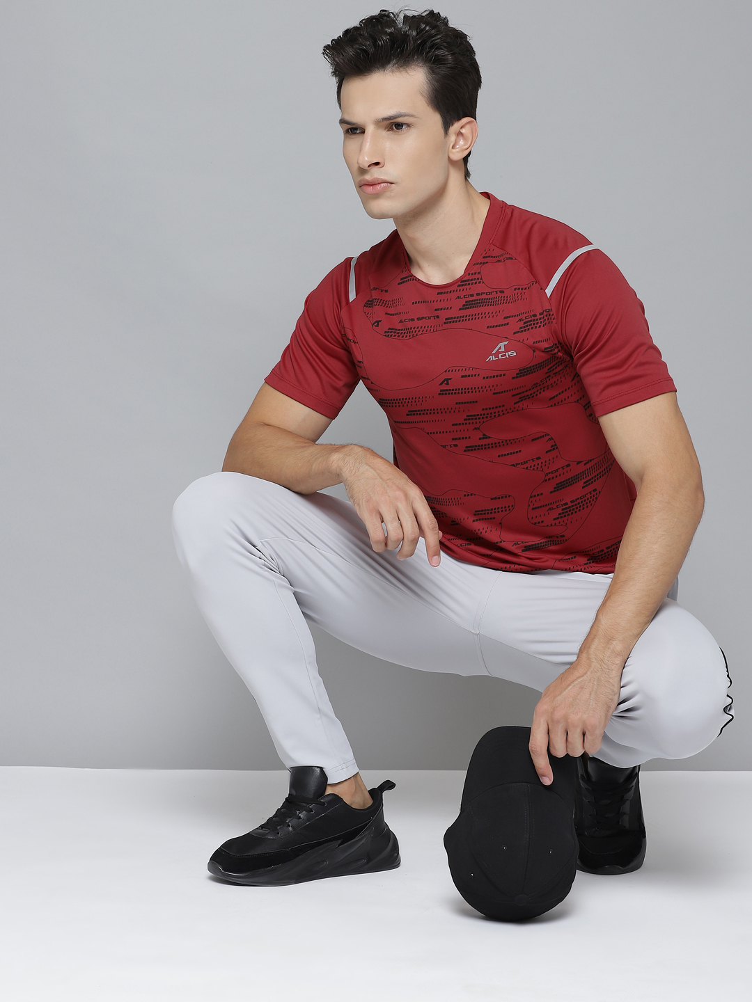 Alcis Men Maroon & Black Printed Round Neck Training T-shirt (4)