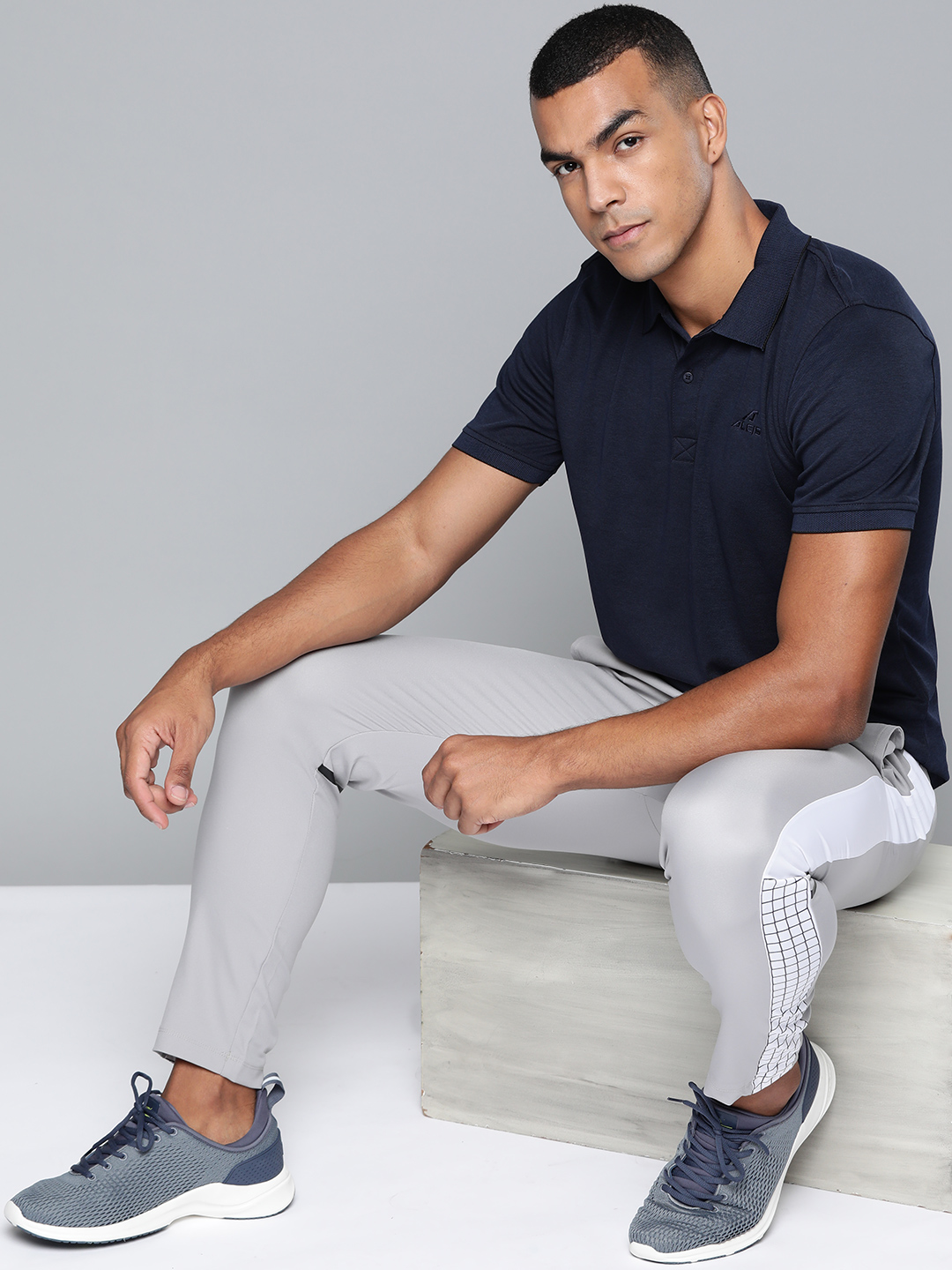 Alcis Men Navy Blue Solid Polo Collar T-shirt (4)