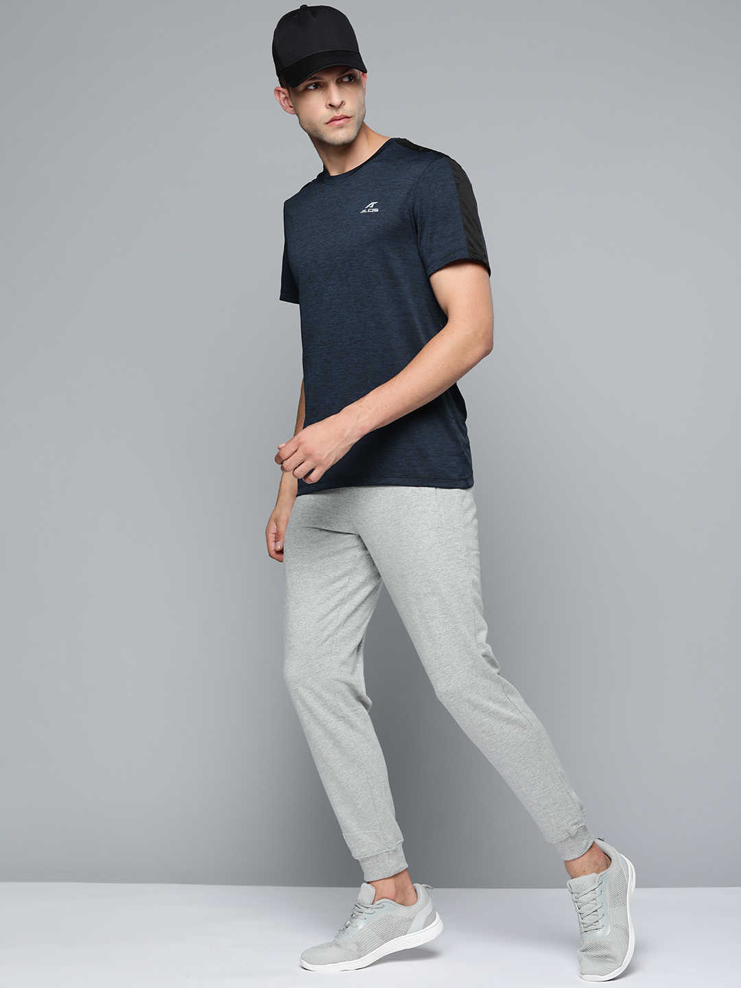 Alcis Men Navy Blue Solid Slim Fit T-shirt (4)