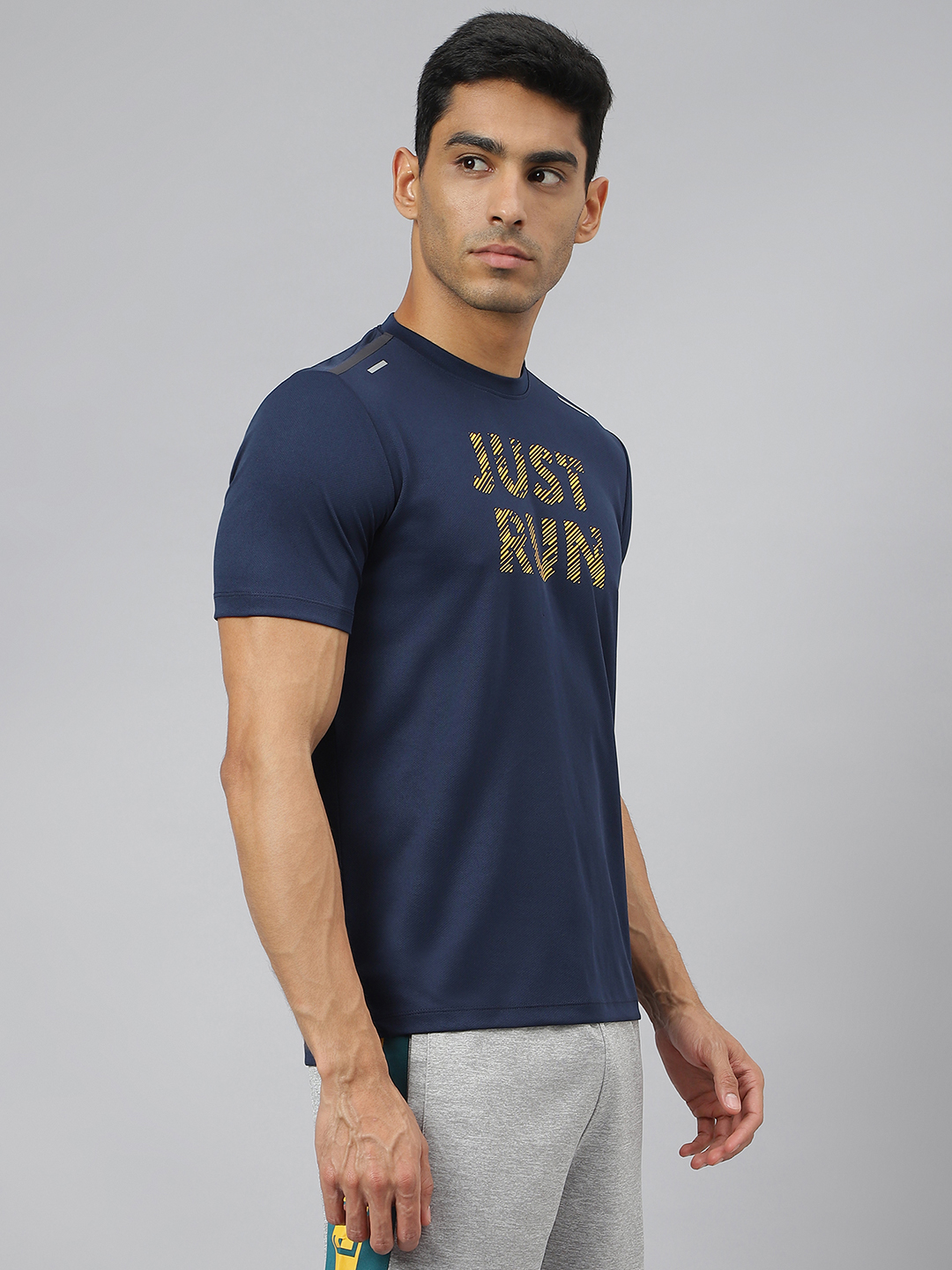 Alcis Men Next Mile Printed Anti-Static Slim-Fit Round Neck Running T-Shirt (6)
