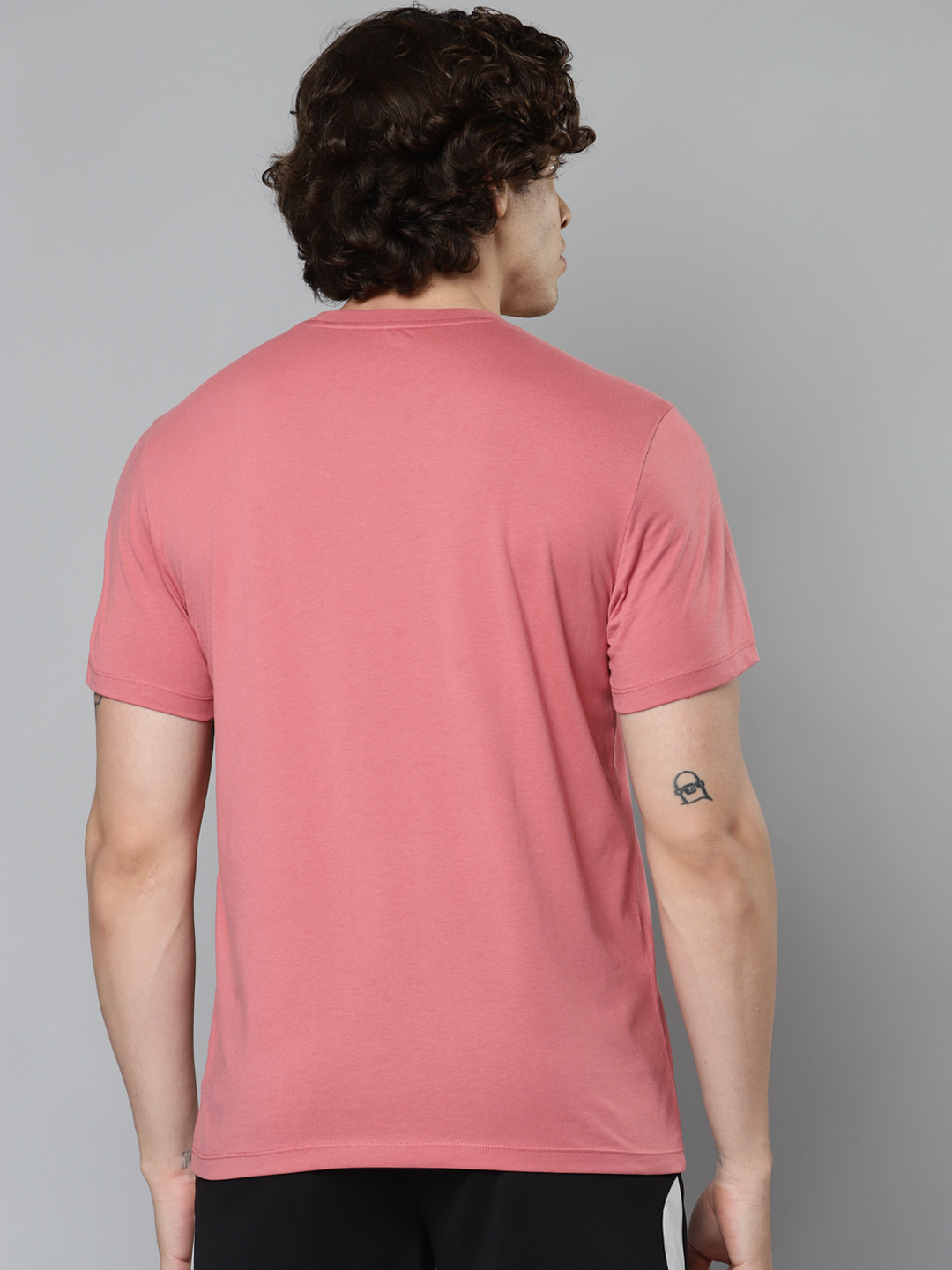 Alcis Men Pink Typography Printed Slim Fit Running T-shirt (3)