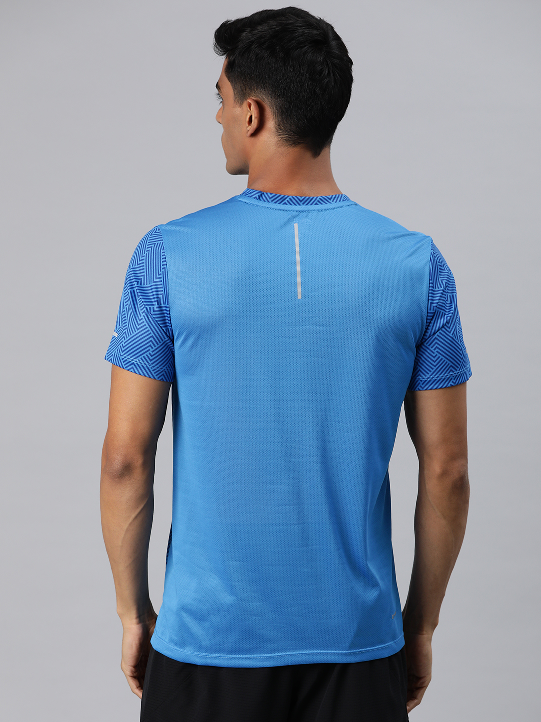 Alcis Men Printed Anti Static Slim Fit T-shirt (3)