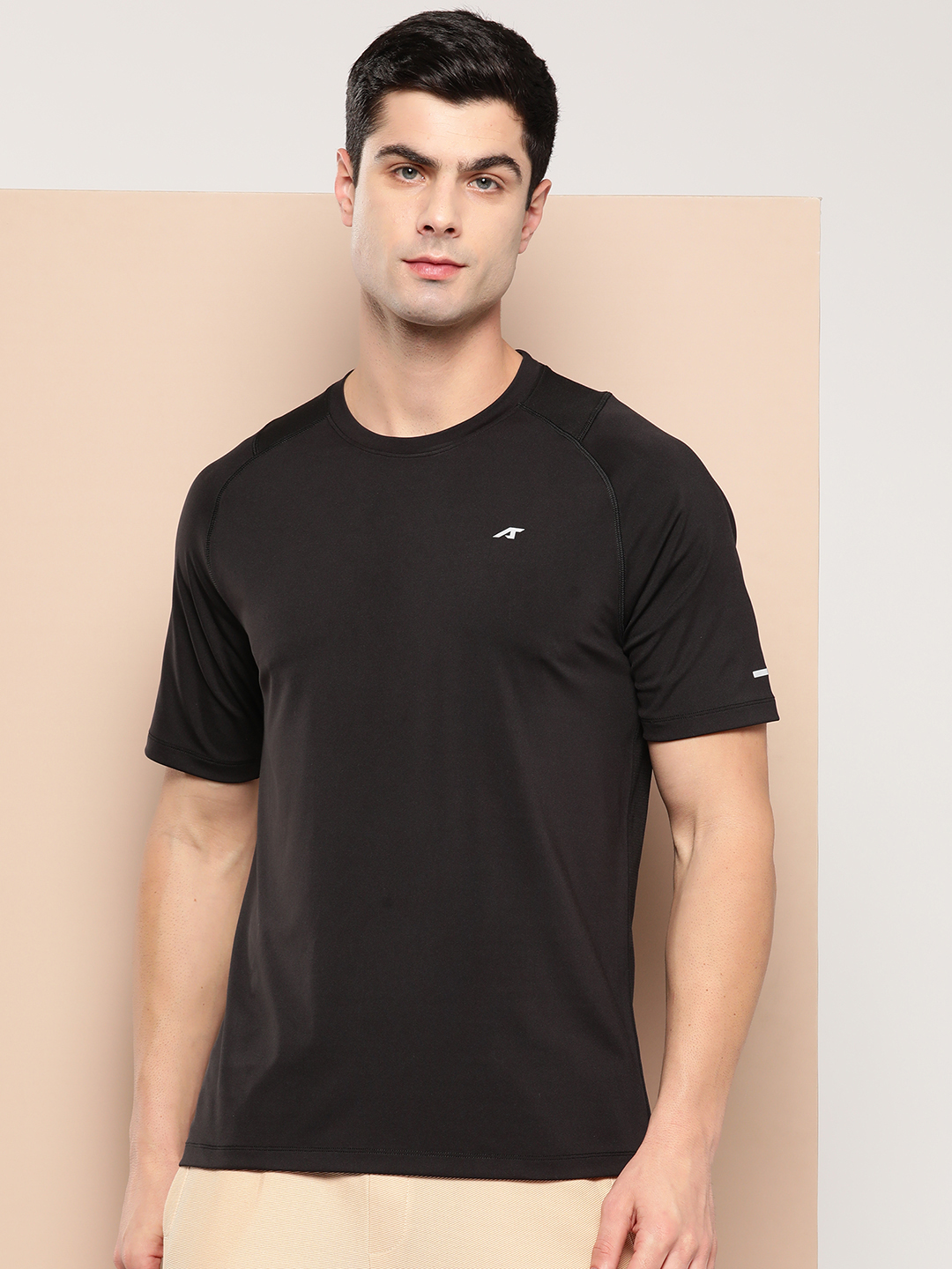 Men Printed Dry Tech Slim Fit T-shirt
