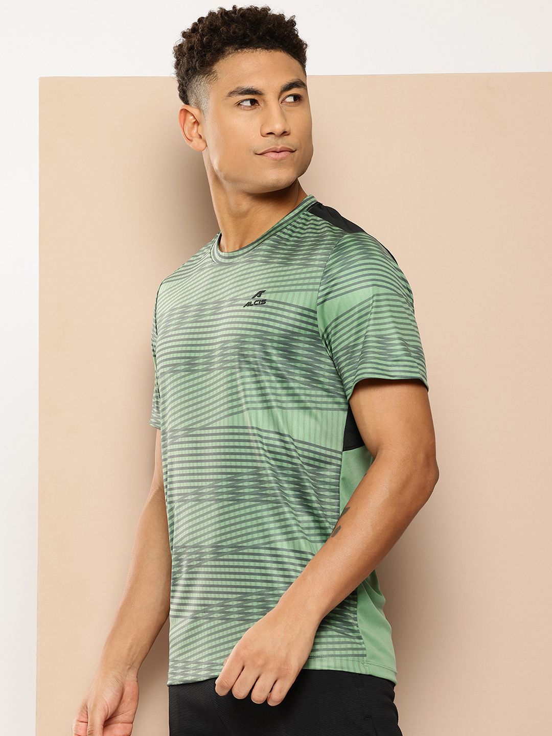Alcis Men Printed Slim Fit Sports T-shirt (2)