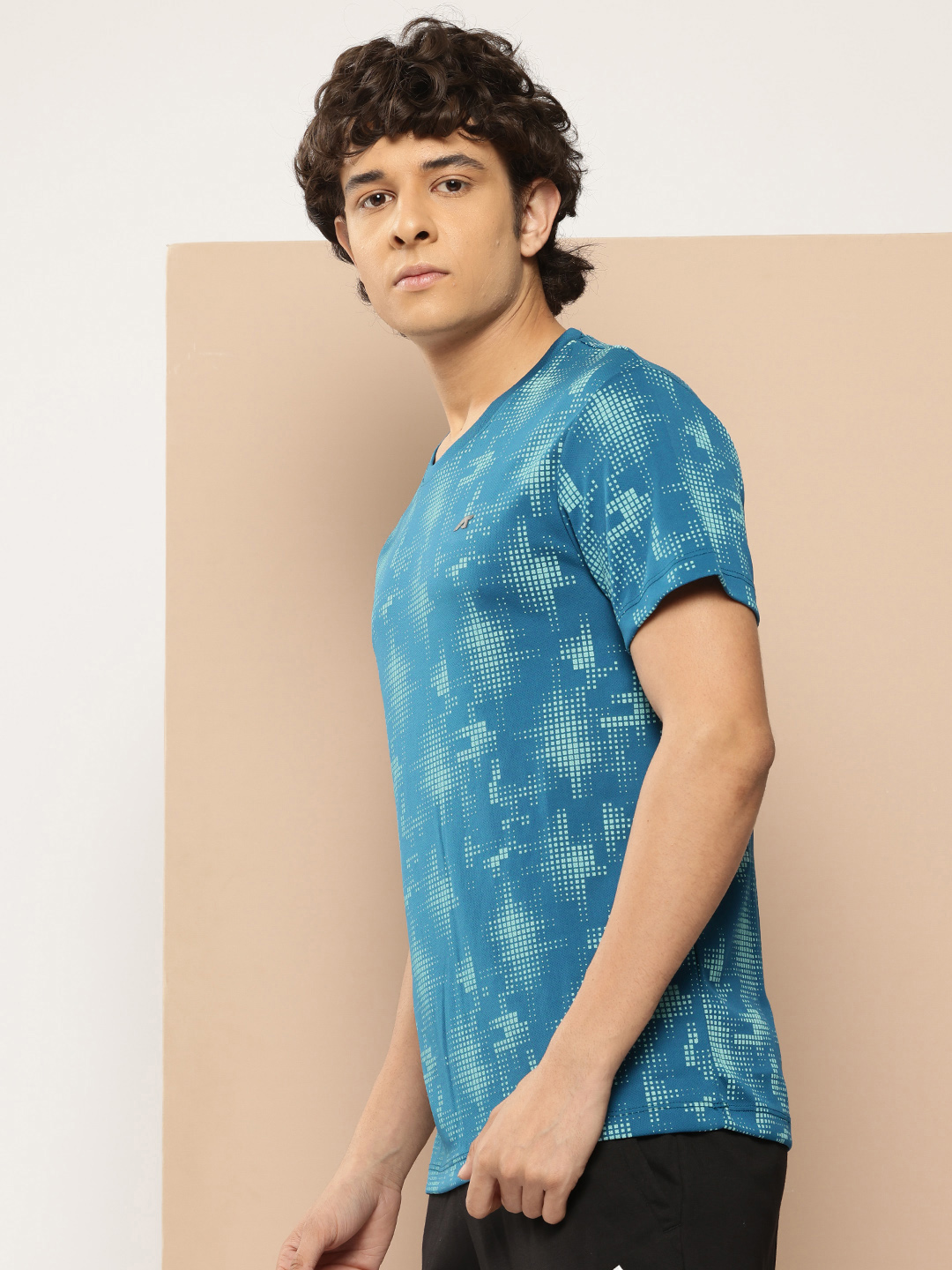 Alcis Men Printed Slim Fit T-shirt (2)