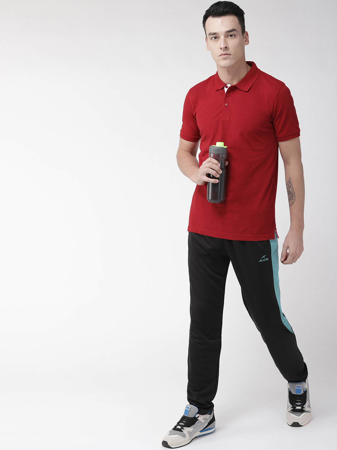 Alcis Men Red Solid Polo Collar Training T-shirt (2)