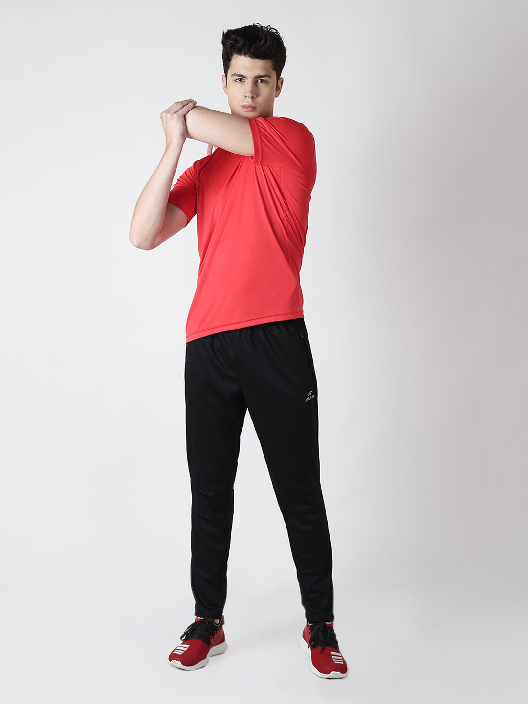 Alcis Men Red Solid Round Neck T-shirt (4)