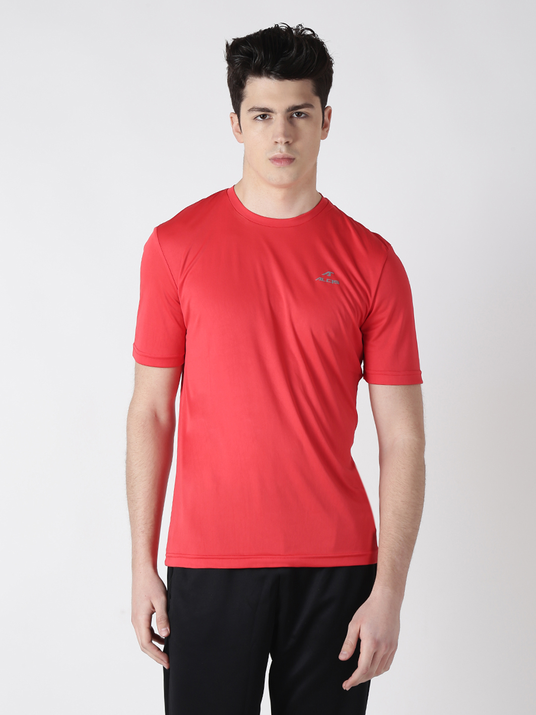 Men Red Solid Round Neck T-shirt