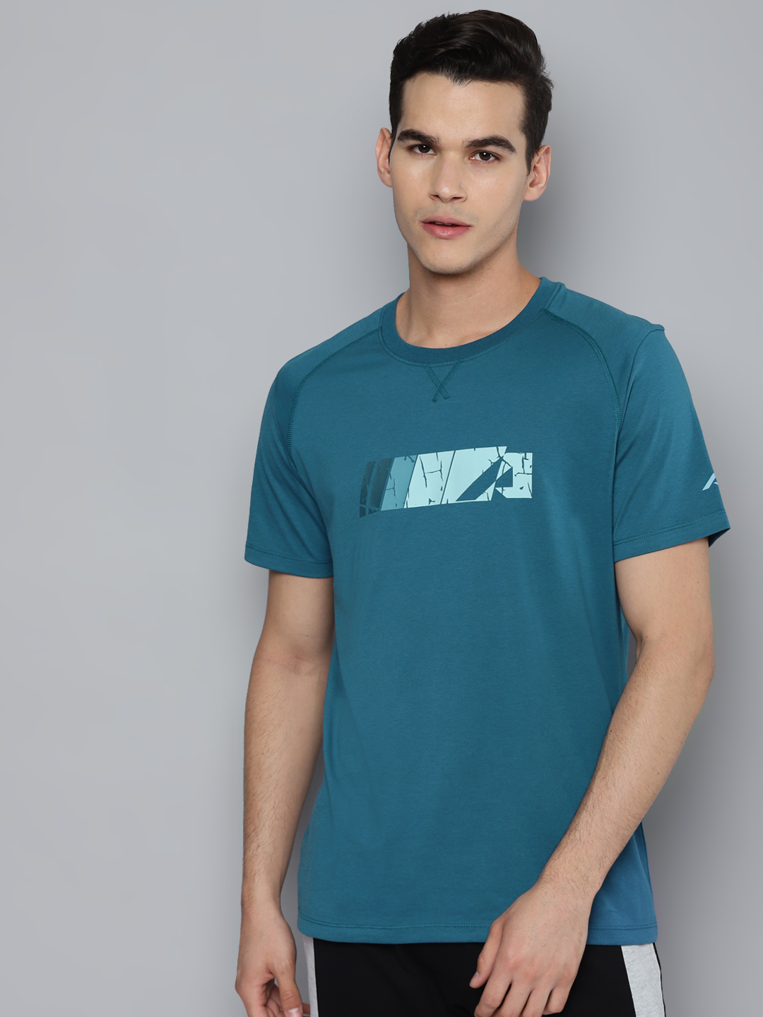 Men Teal Printed Slim Fit Running T-shirt