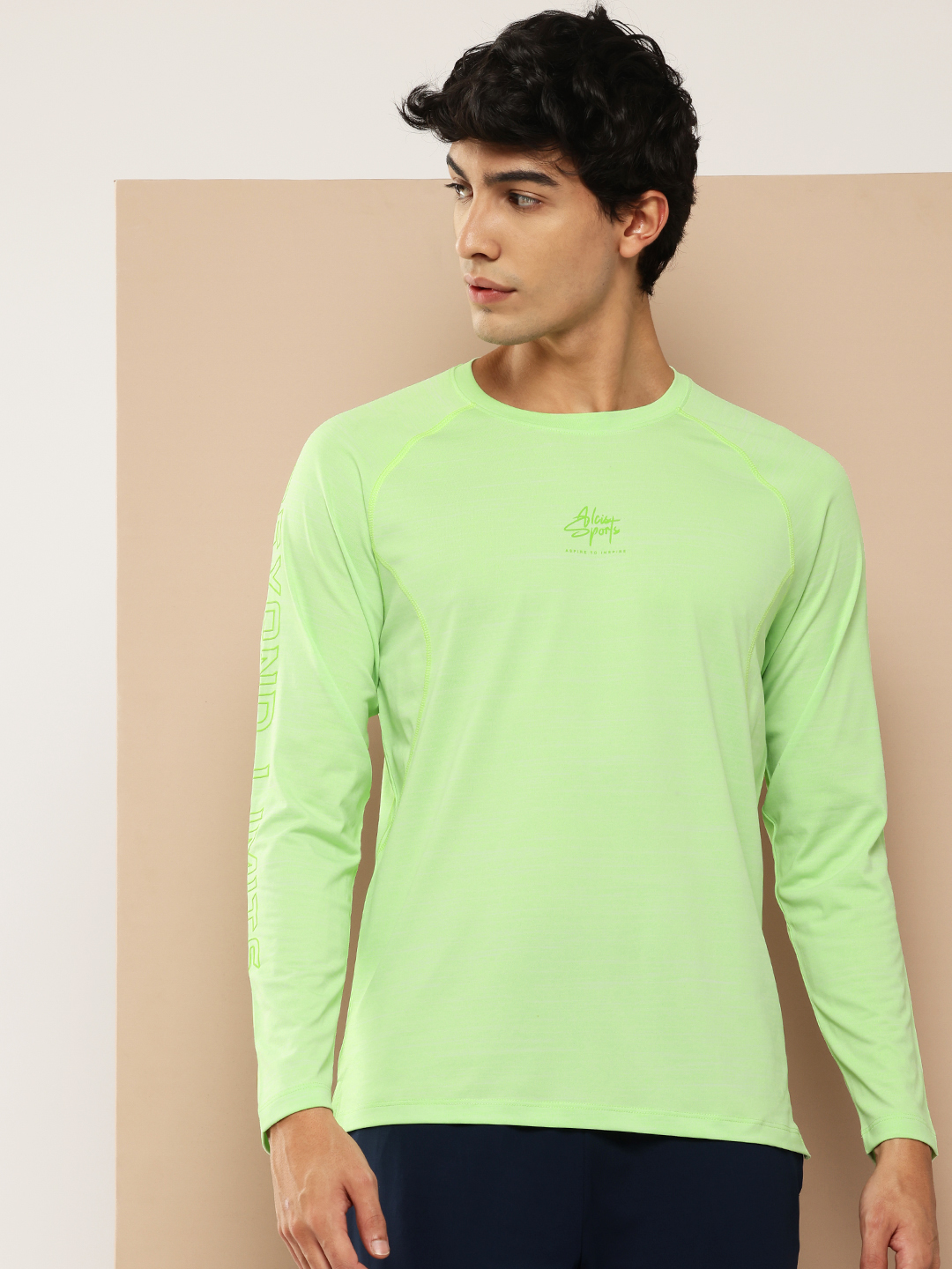 Men Typography Printed Slim Fit T-shirt