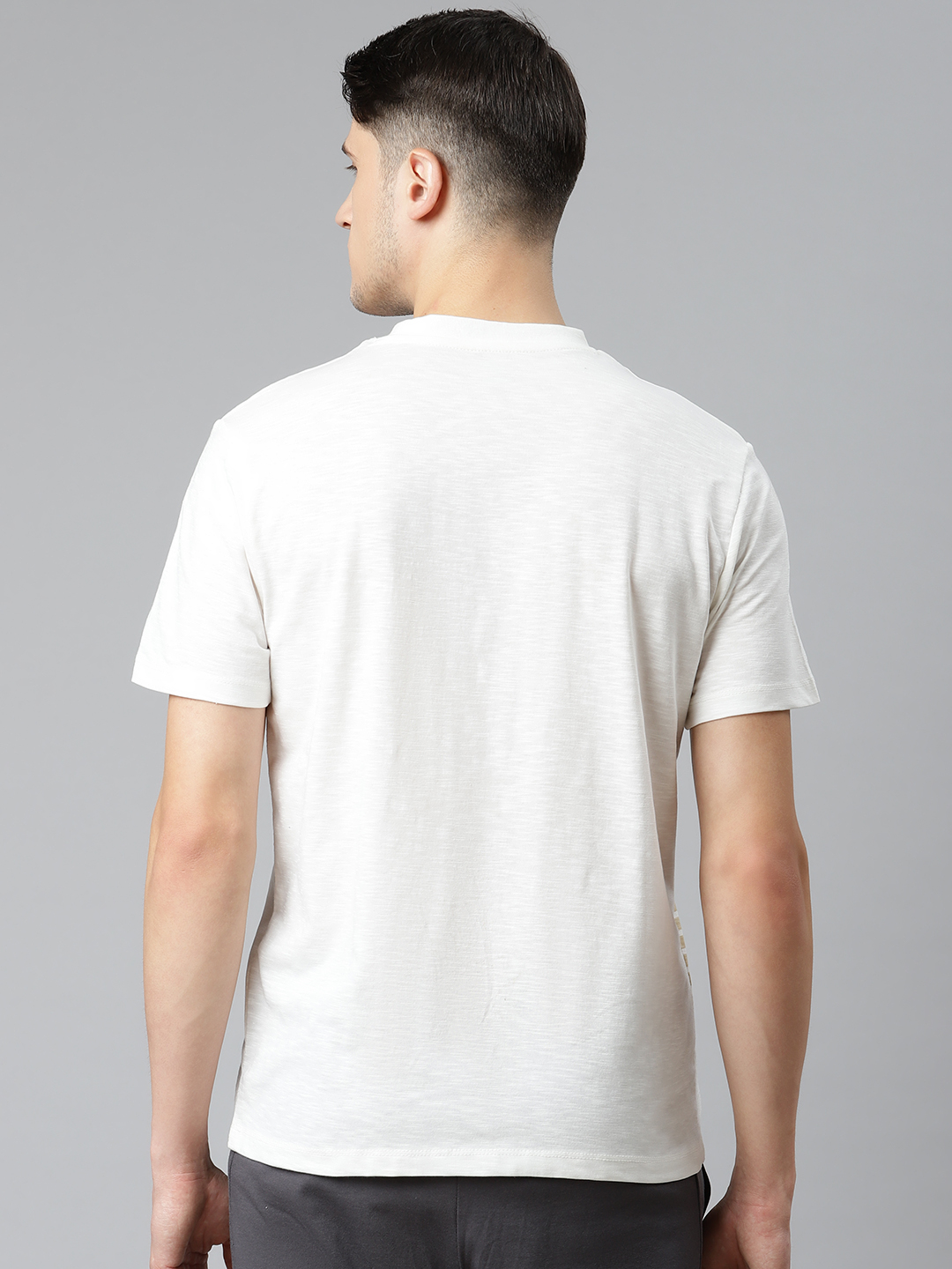 Alcis Men White & Beige Printed Slim Fit T-shirt (3)