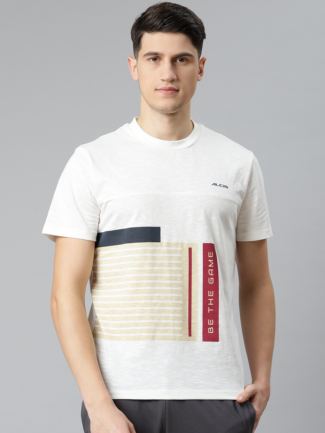 Men White & Beige Printed Slim Fit T-shirt
