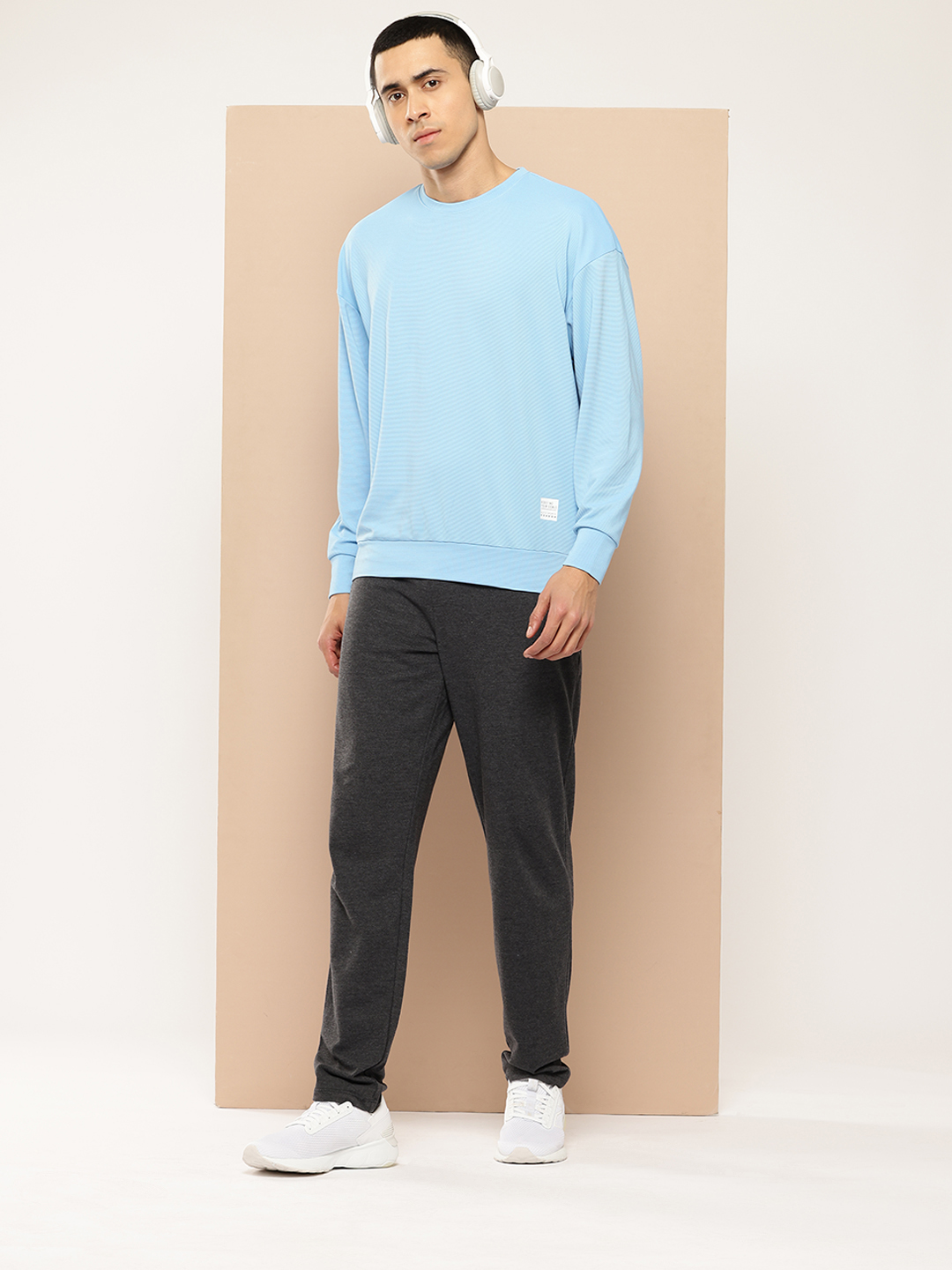 Alcis Solid Drop Shoulder Sleeve Sweatshirt  with Typography Detail (4)