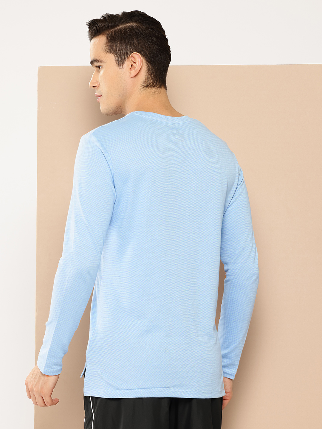 Alcis Solid Regular Fit T-shirt (3)