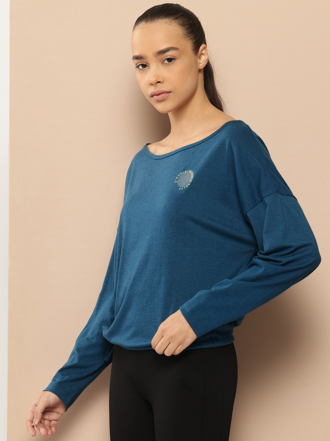 Alcis Typography Detail Drop-Shoulder Sleeves Yoga T-shirt (2)