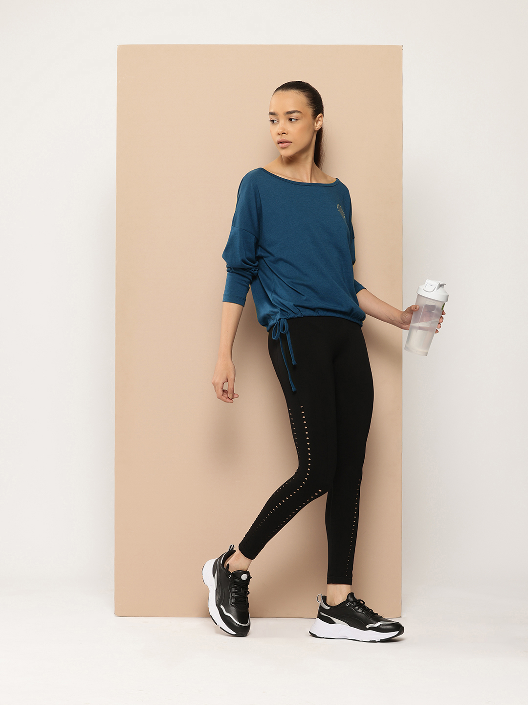 Alcis Typography Detail Drop-Shoulder Sleeves Yoga T-shirt (4)