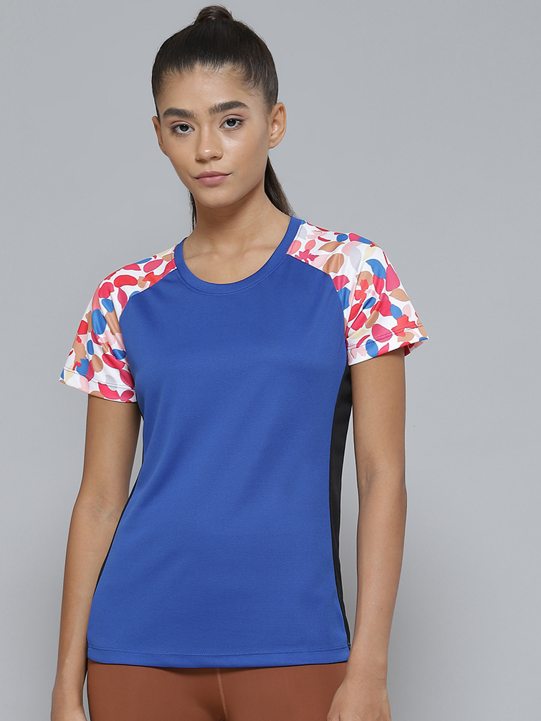 Women Blue & Pink Printed Slim Fit Sports T-shirt