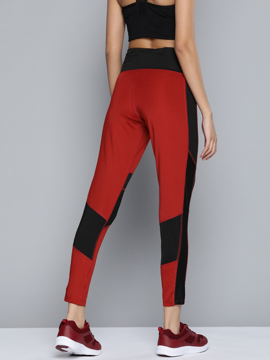 Alcis Women Maroon and Black Slim-Fit Polyester Colourblocked Tights (2)