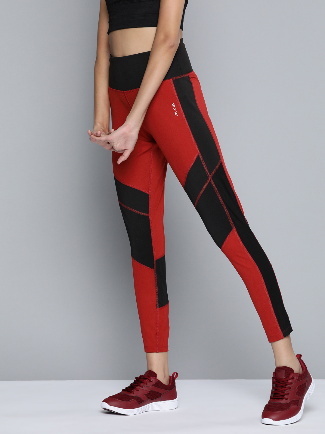 Alcis Women Maroon and Black Slim-Fit Polyester Colourblocked Tights (5)