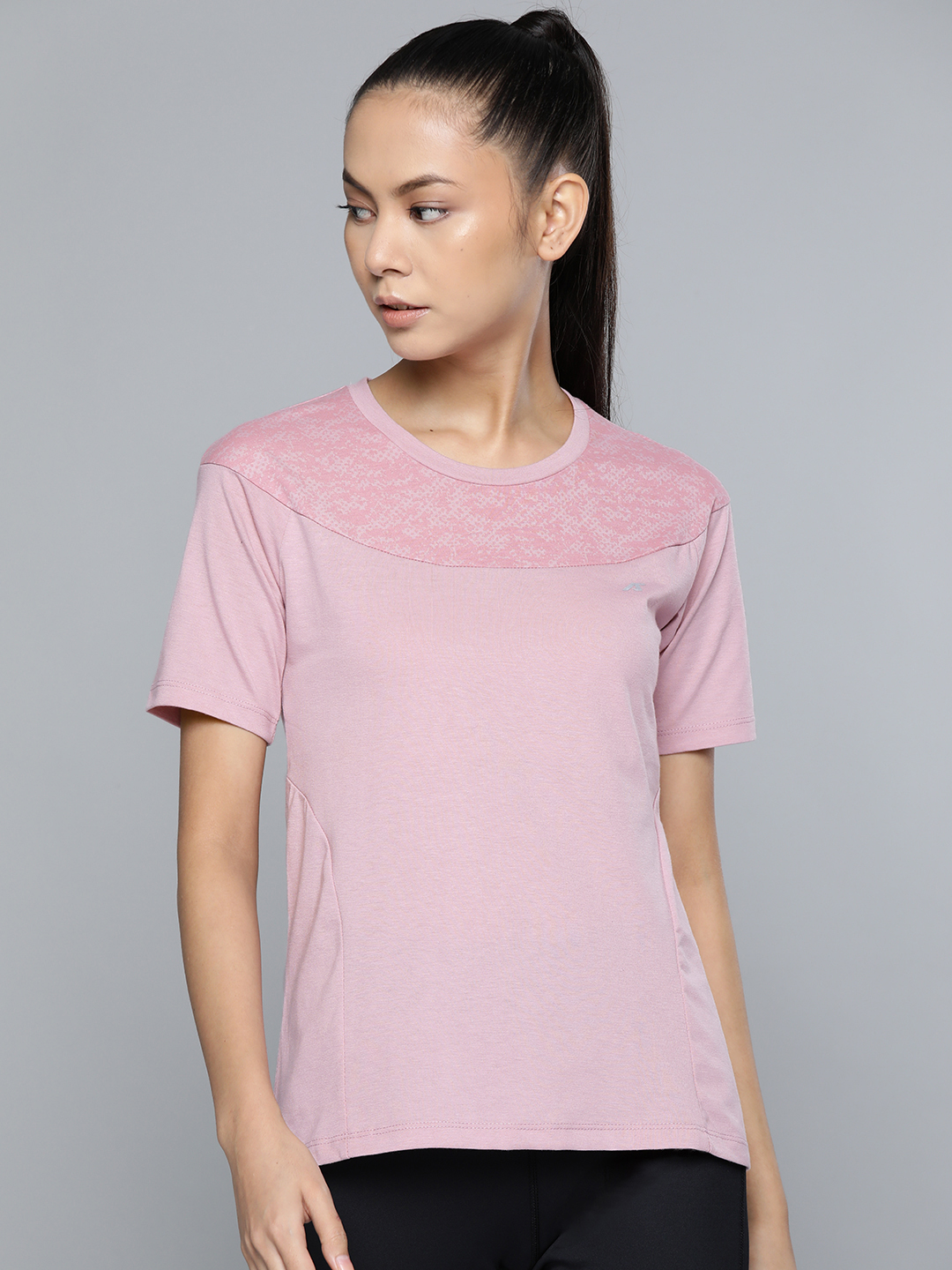 Women Pink Solid Slim Fit Round Neck T-shirt