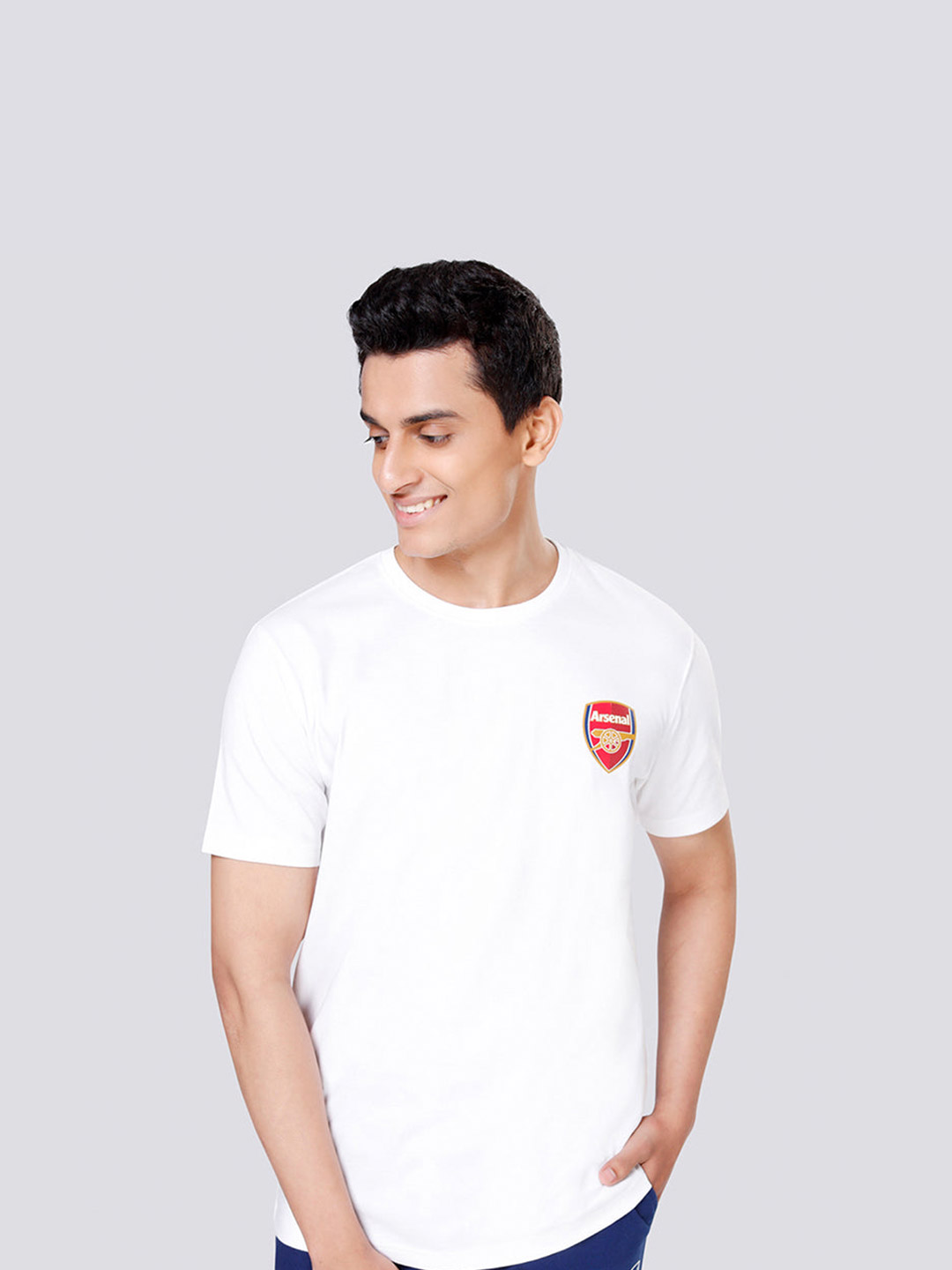 Arsenal F.C. Arsenal FC Men Regular White Crest Round Neck T-Shirt (1)