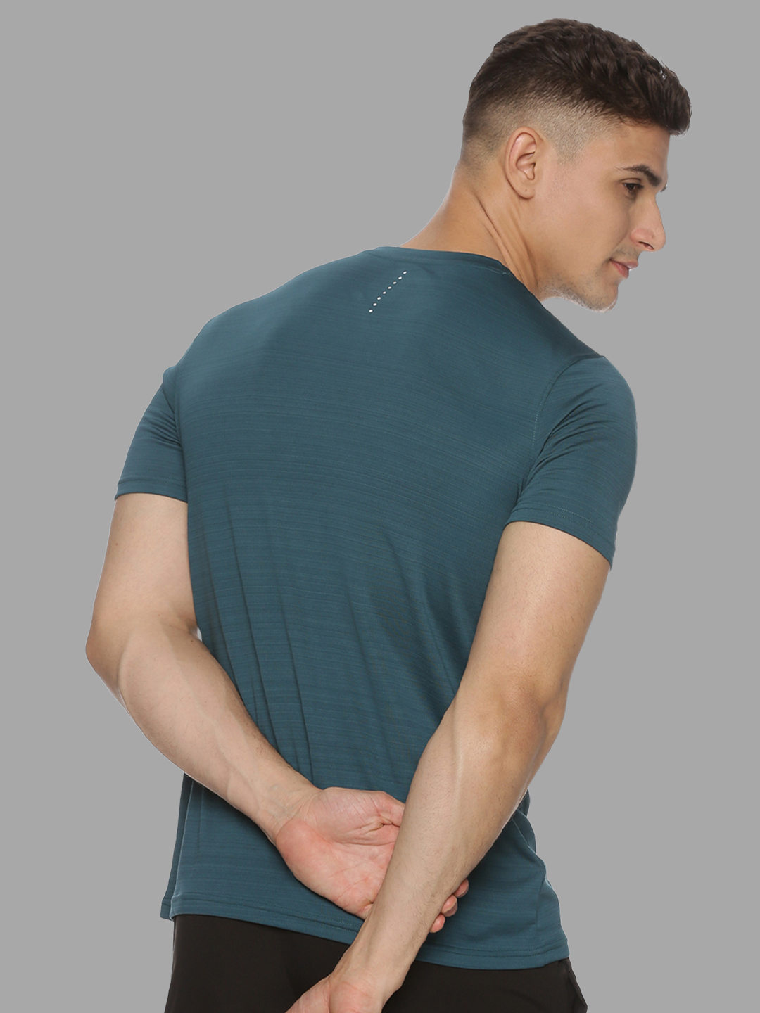 Boldfit Men Green Printed Half Sleeves Round Polyester T-Shirt (2)