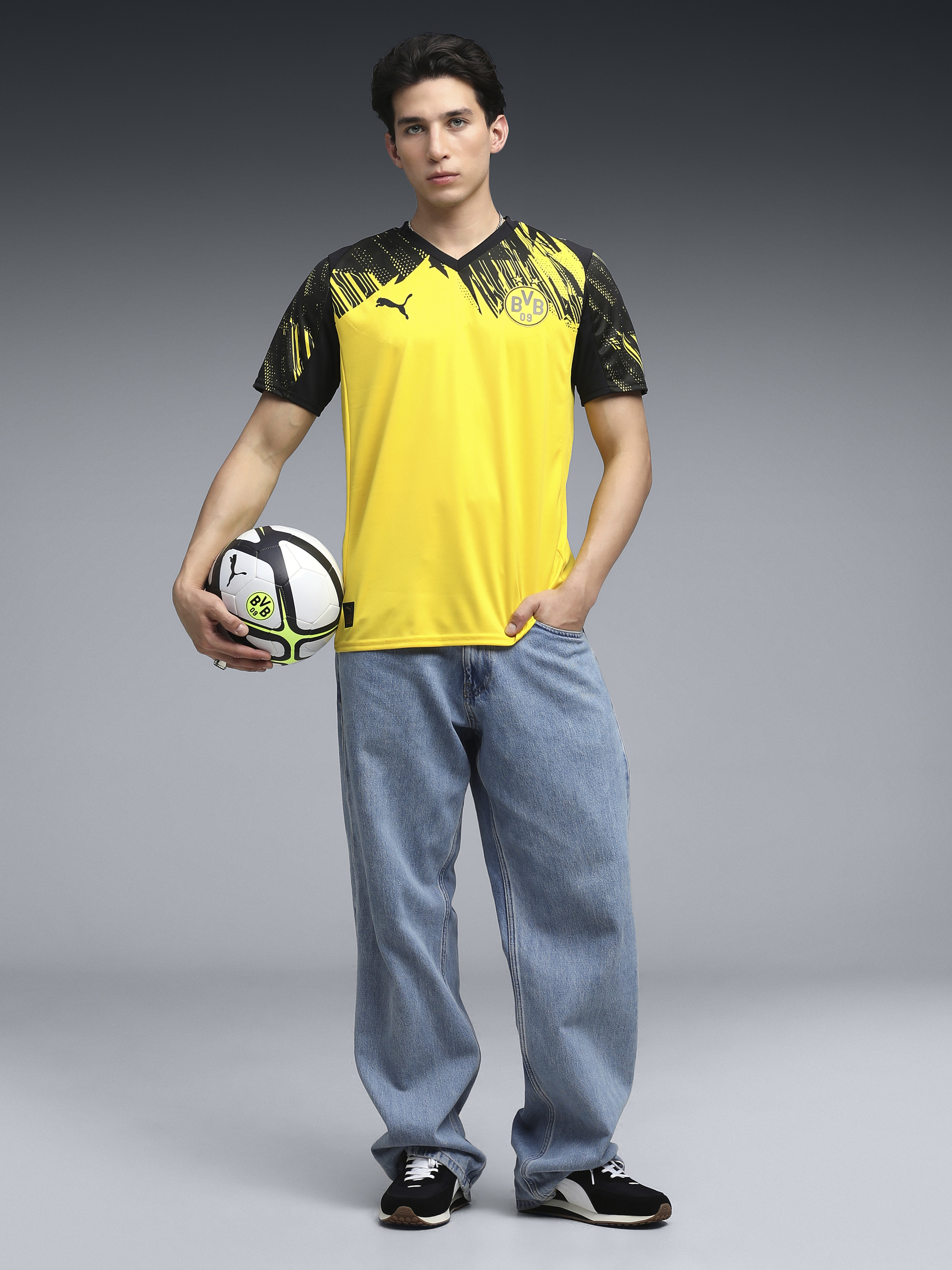 Borussia Dortmund F.C. Official Replica Breathable Signature Jersey for Men (5)