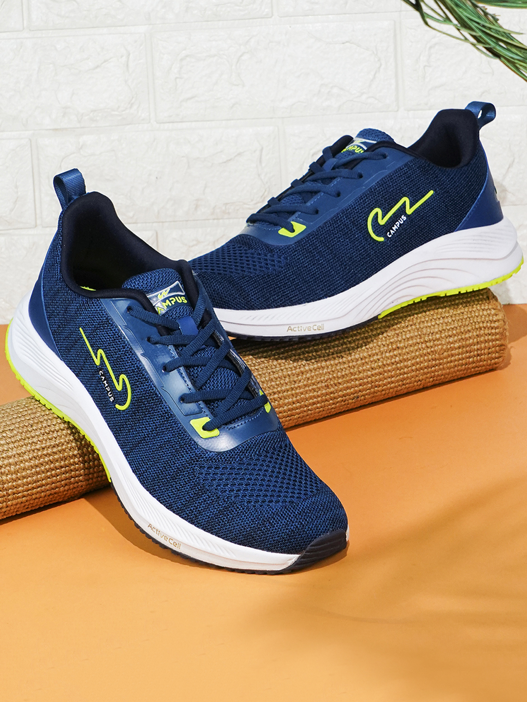 Men Camp Zane Blue & Green Running Shoes