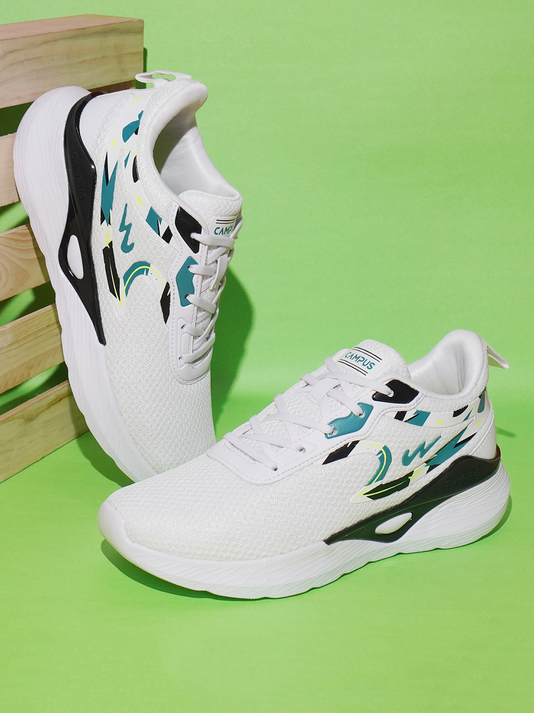 Men Camp Zone White & Blue Running Shoes