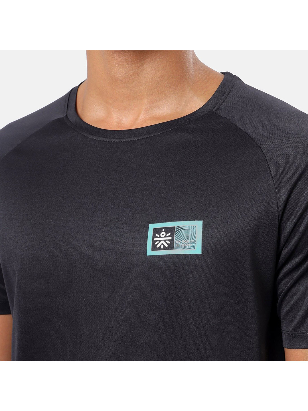 Cultsport One Men Black Solid Raglan Tshirt with Logo (4)