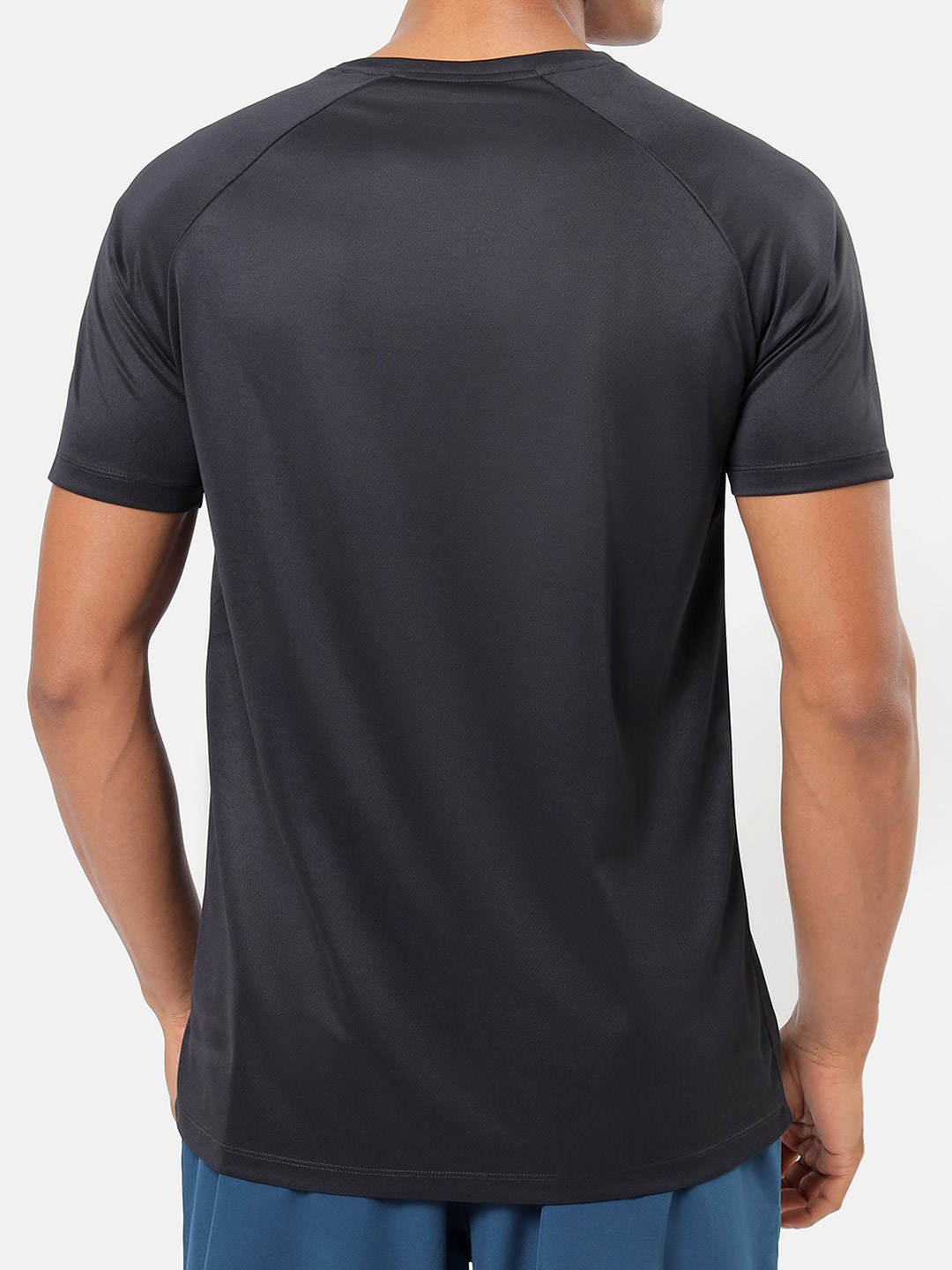 Cultsport One Men Black Solid Raglan Tshirt with Logo (5)
