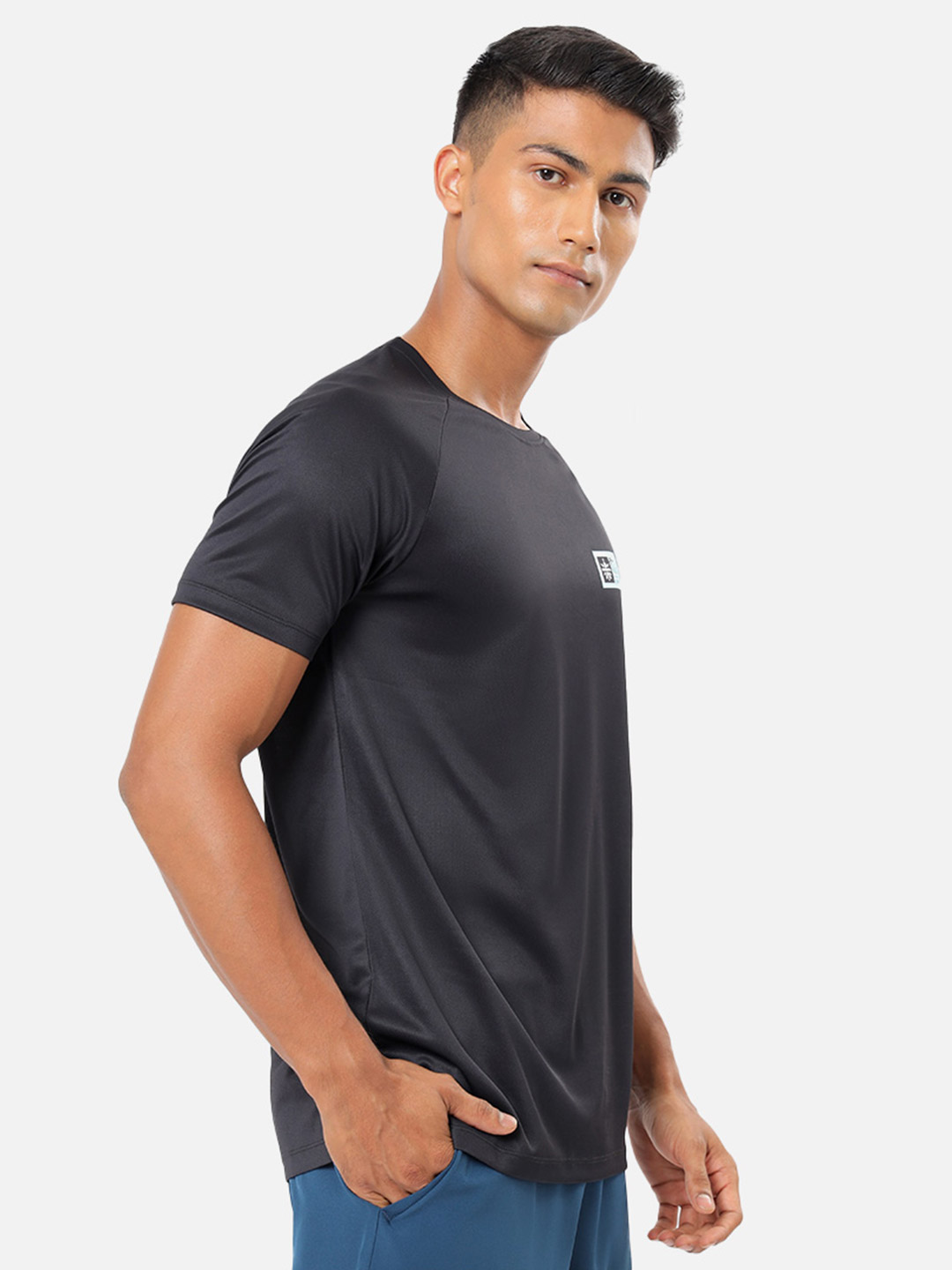 Cultsport One Men Black Solid Raglan Tshirt with Logo (3)