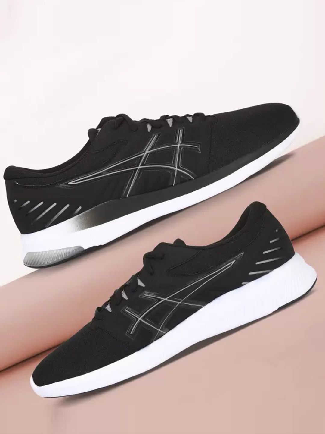 Asics shoes hotsell black and white