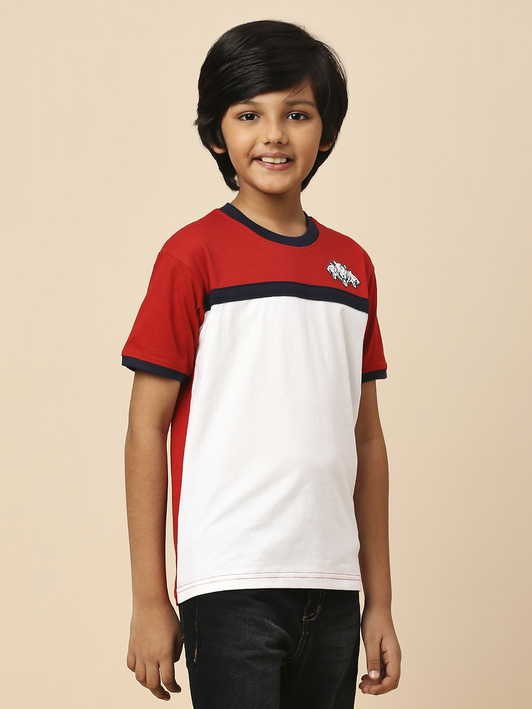 Delhi Capitals Boys White and Red Colourblocked Half Sleeves Round Neck Cotton T-Shirt (3)